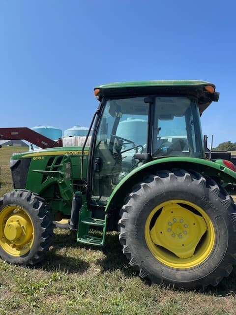 2017 John Deere 5075E