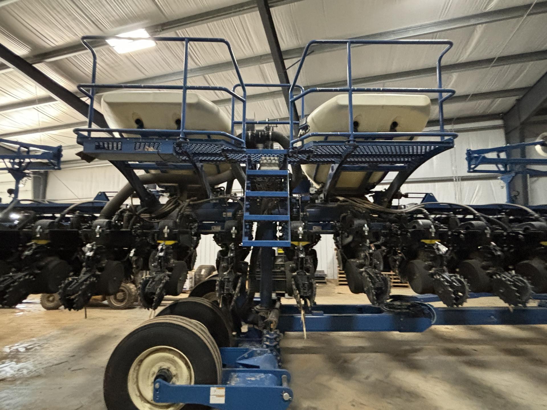 2023 Kinze 3665