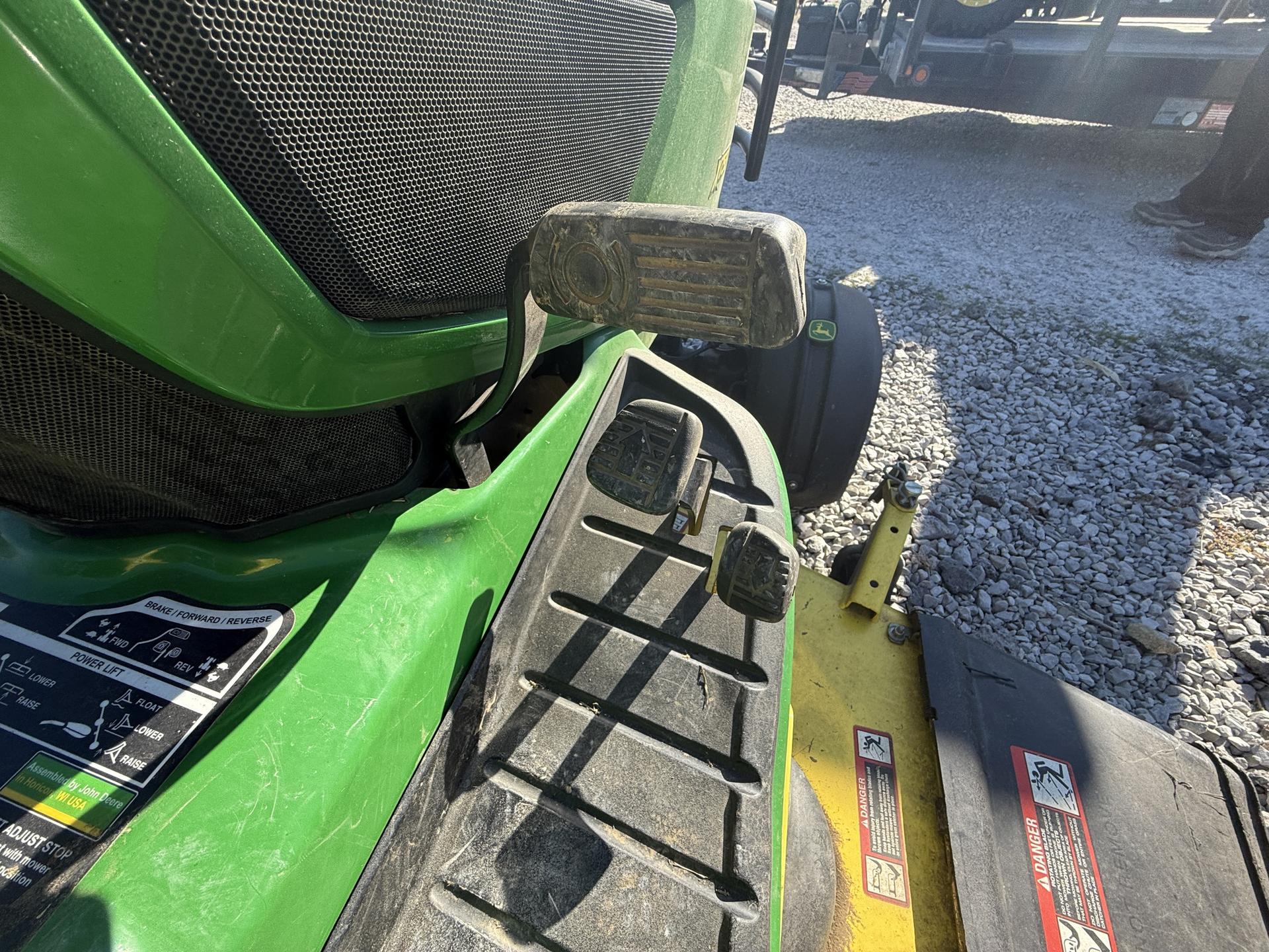 2014 John Deere X758 Image