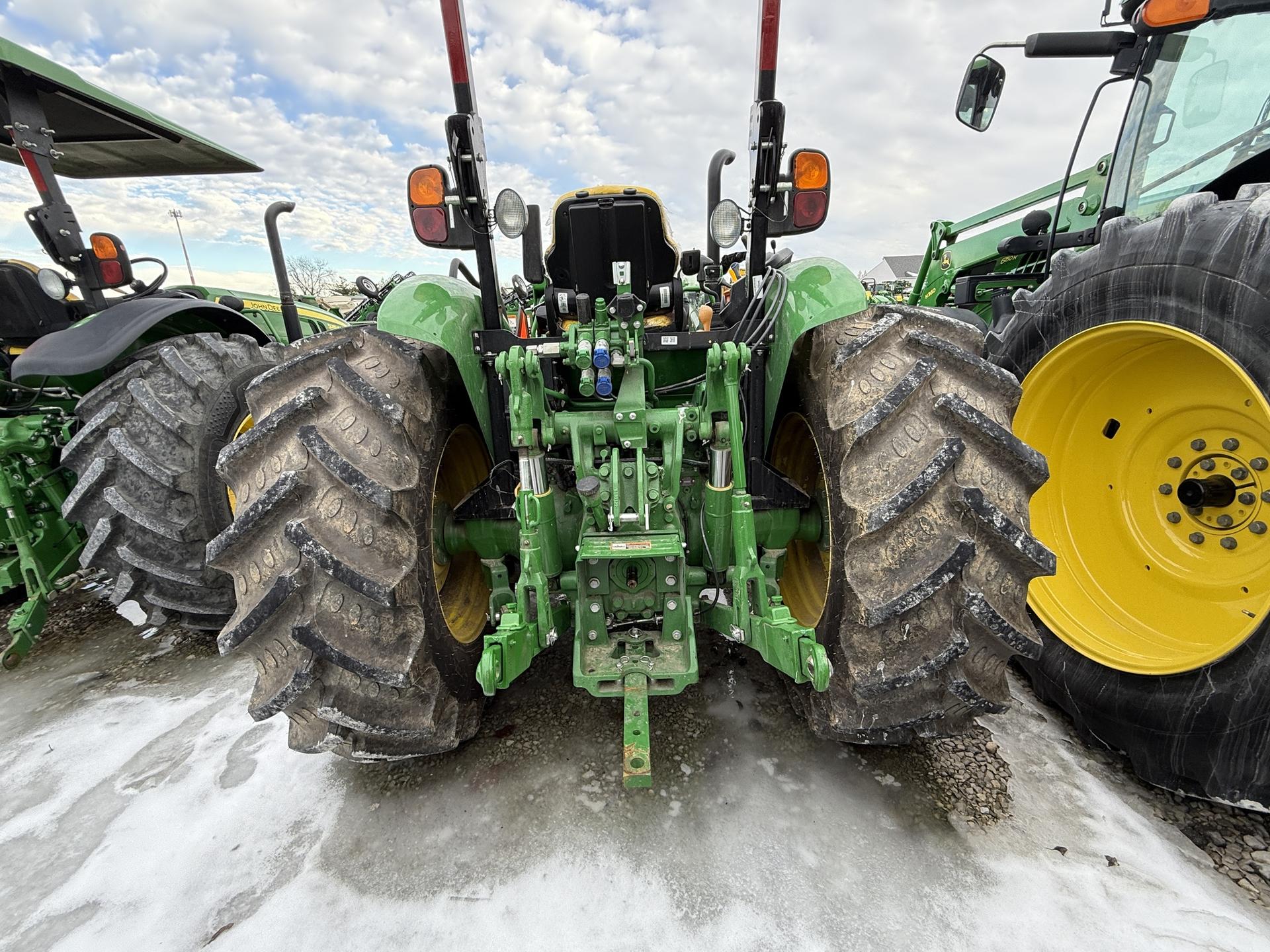 2023 John Deere 5105M Image