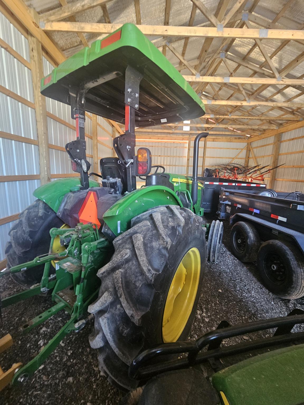 2022 John Deere 5075E Image