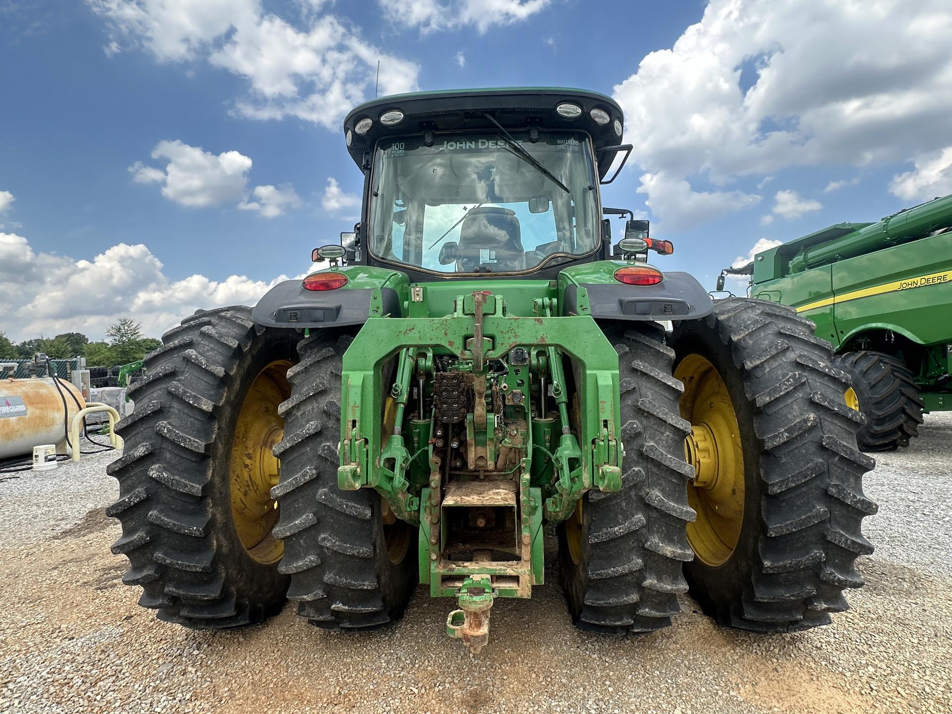 2018 John Deere 8320R