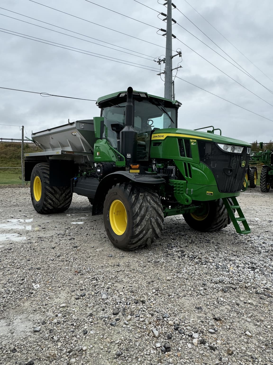 2023 John Deere 800R