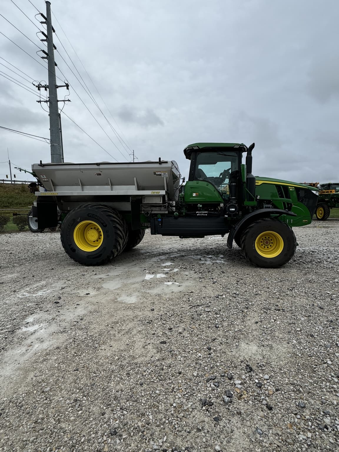 2023 John Deere 800R