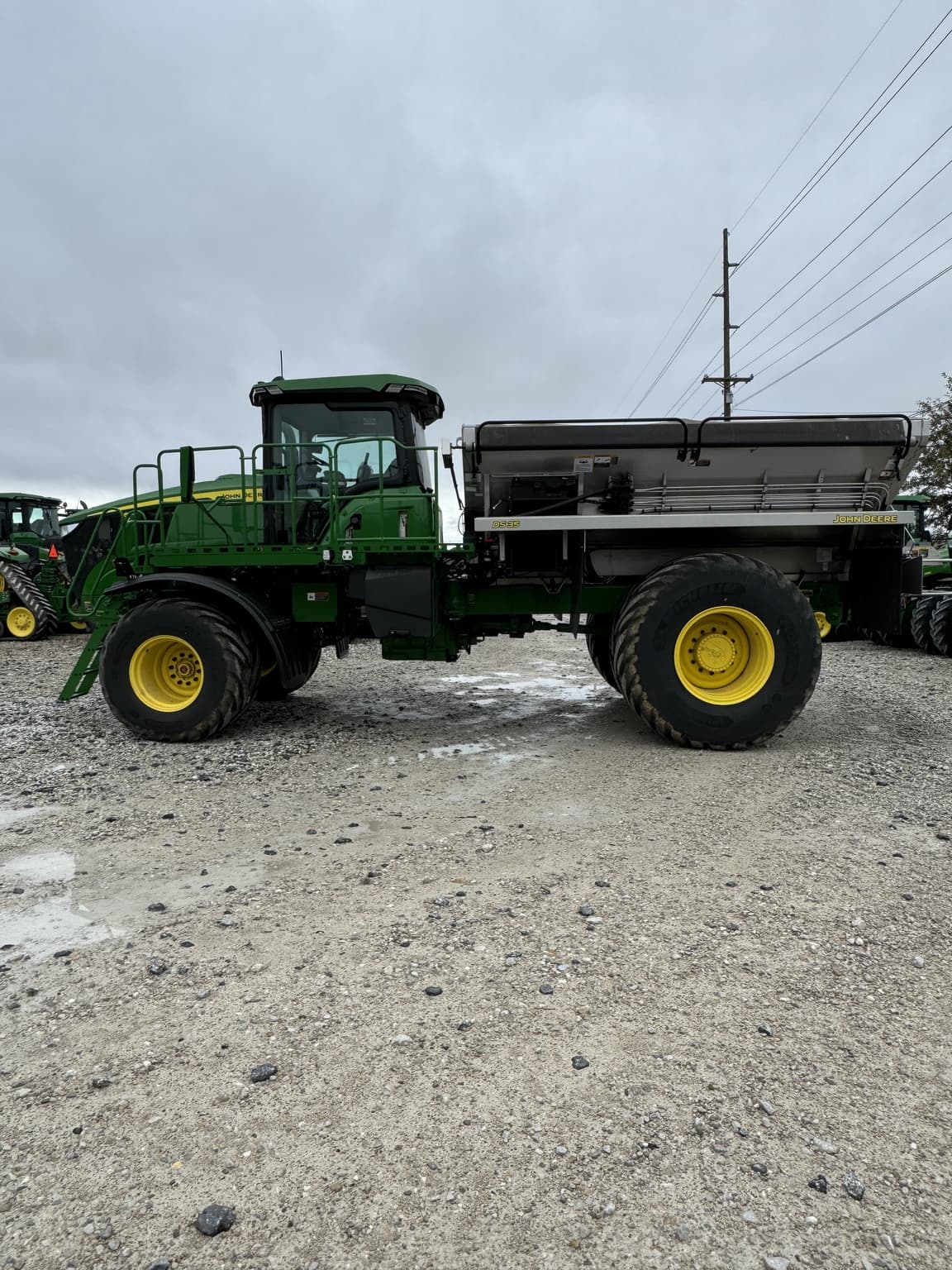 2023 John Deere 800R