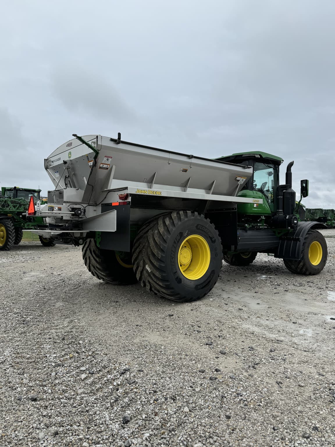 2023 John Deere 800R