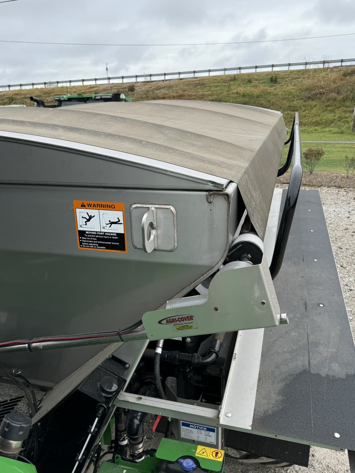 2023 John Deere 800R Image