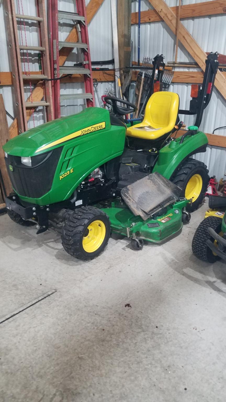 2015 John Deere 1023E Image