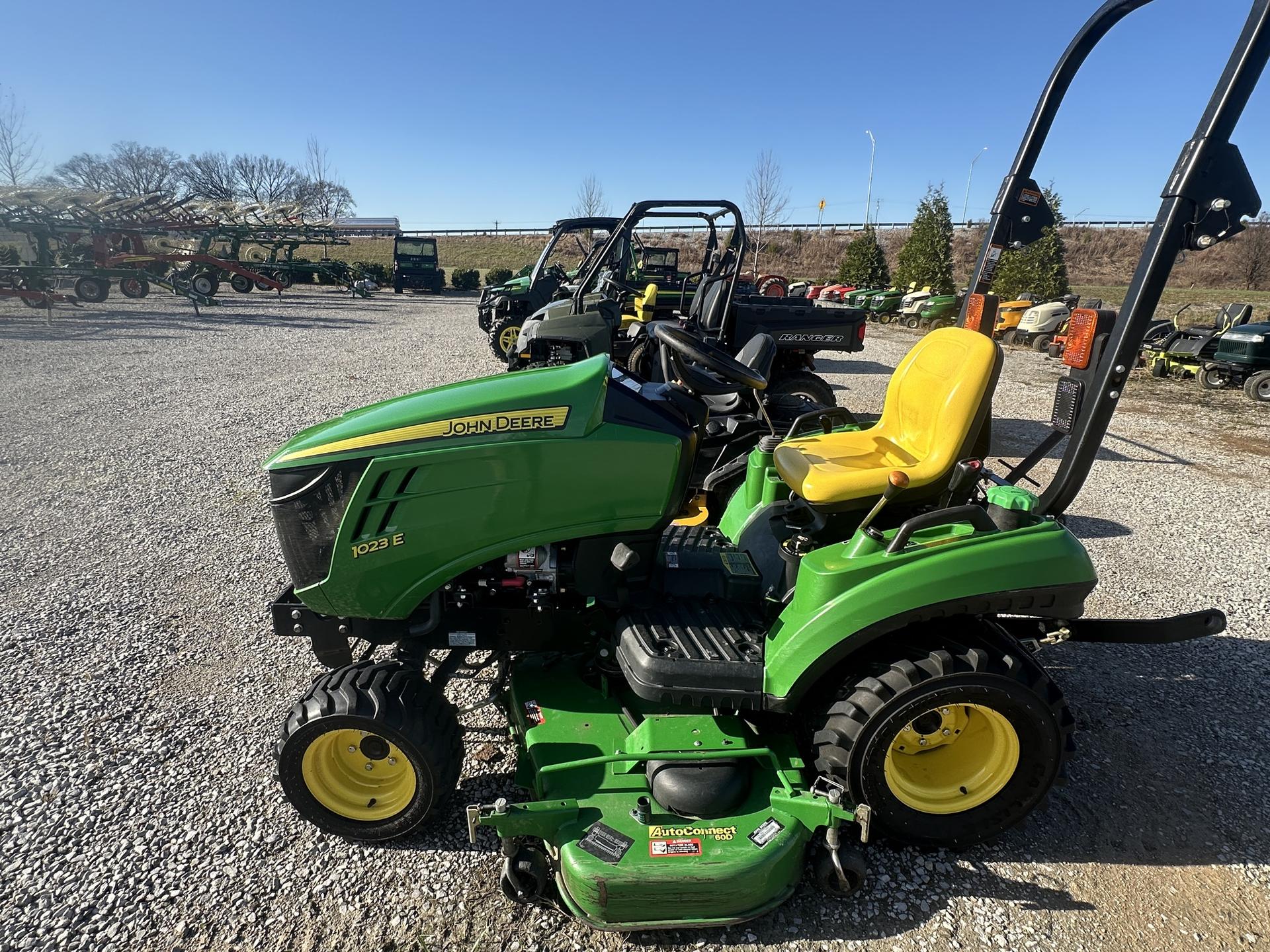 2015 John Deere 1023E Image