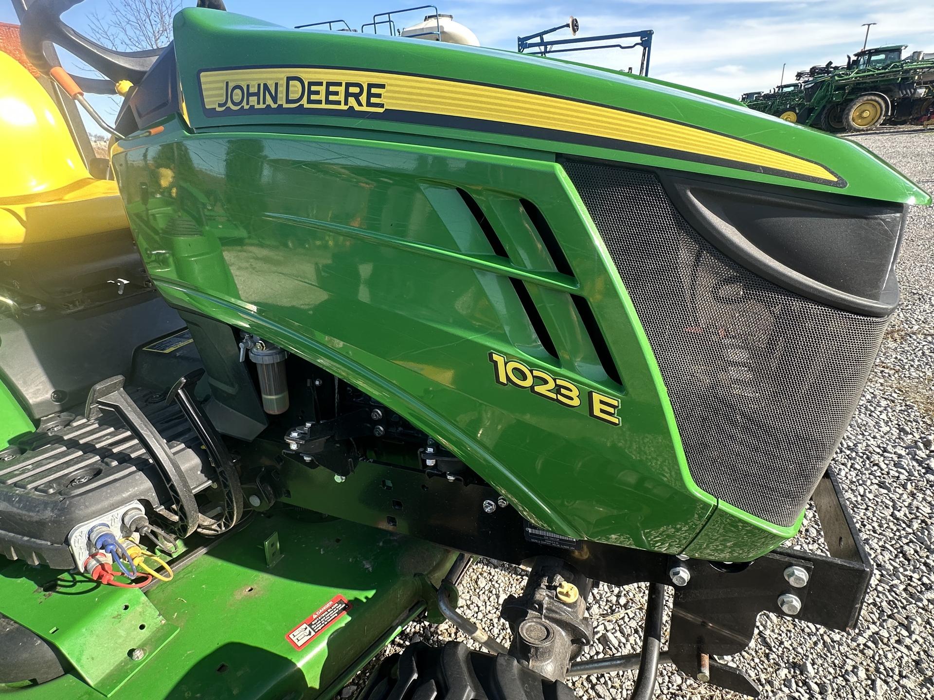 2015 John Deere 1023E Image