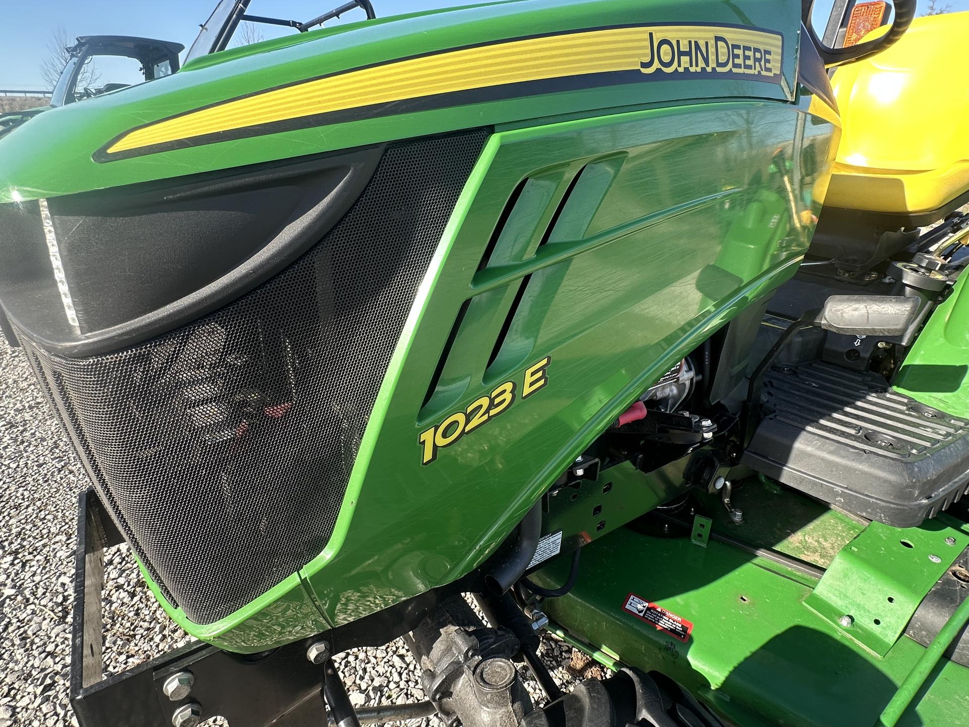 2015 John Deere 1023E Image