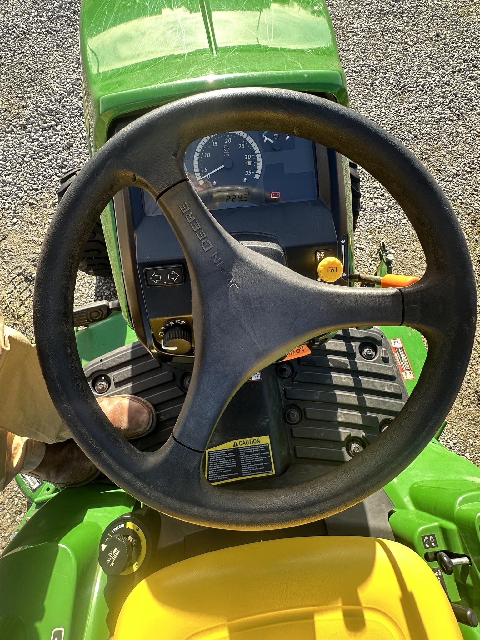 2015 John Deere 1023E Image