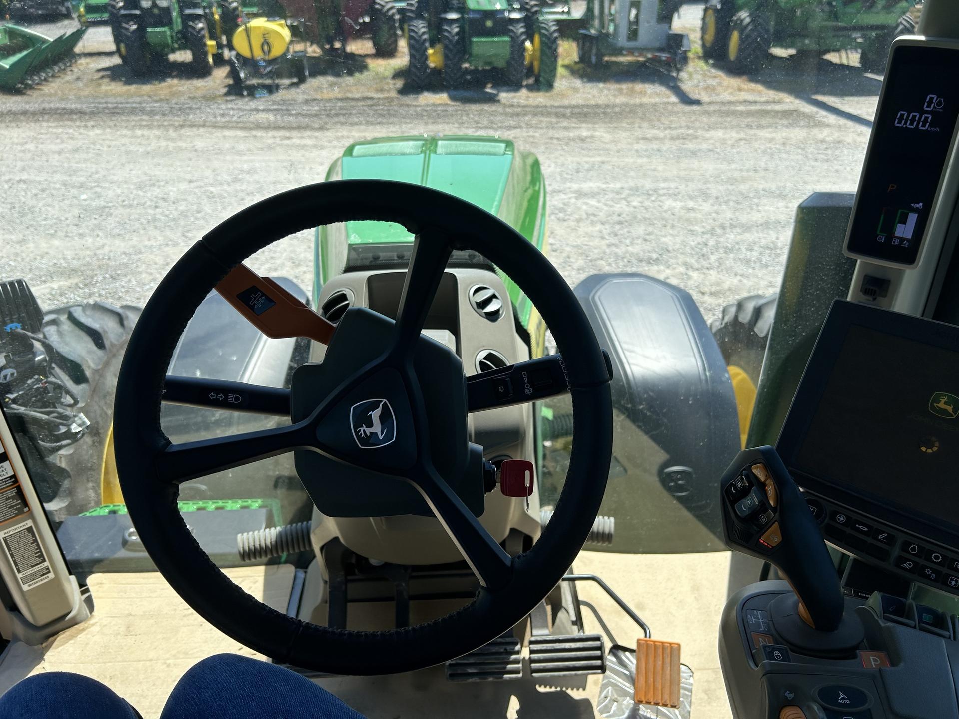 2023 John Deere 8R 370