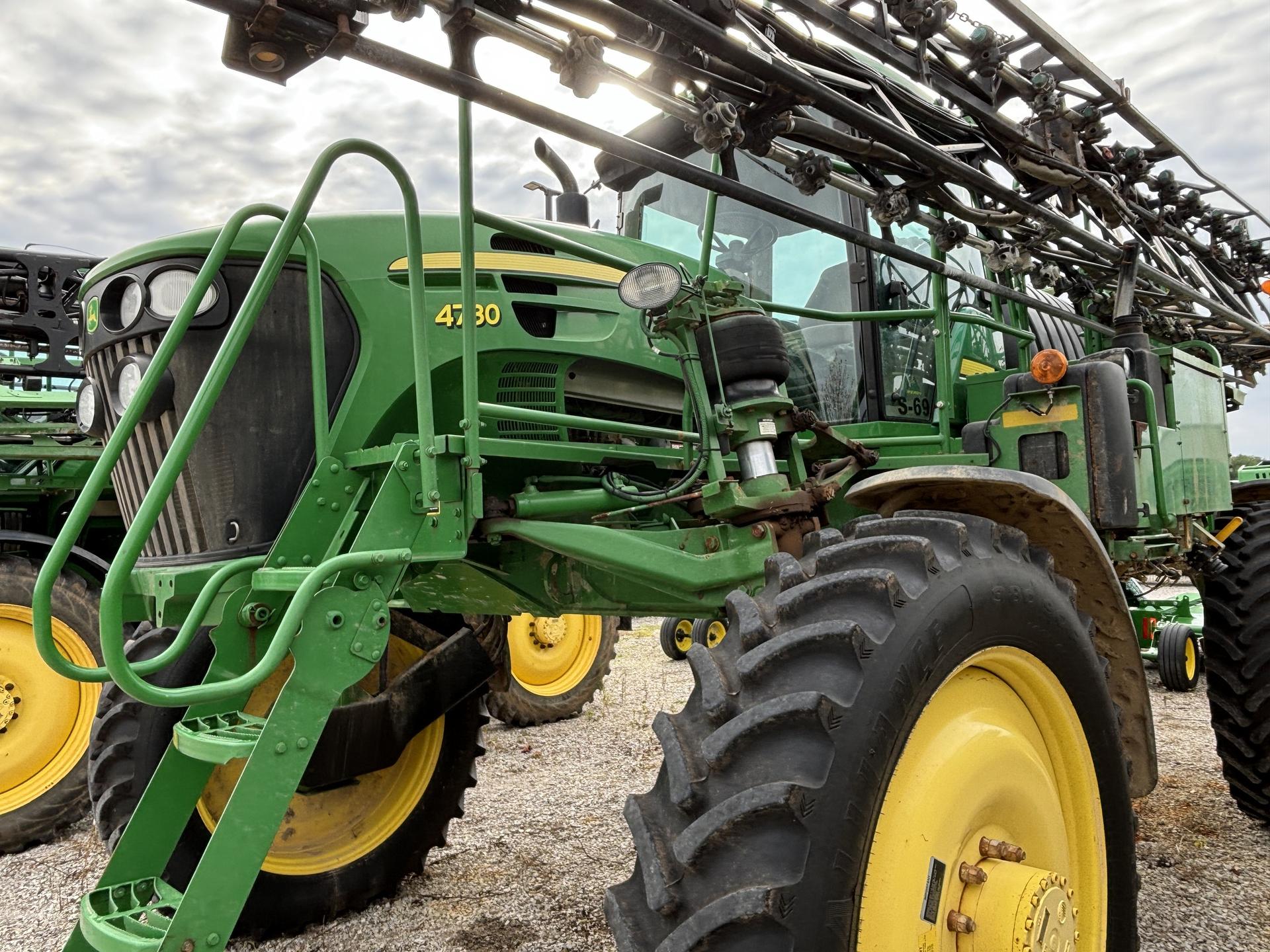 2013 John Deere 4730