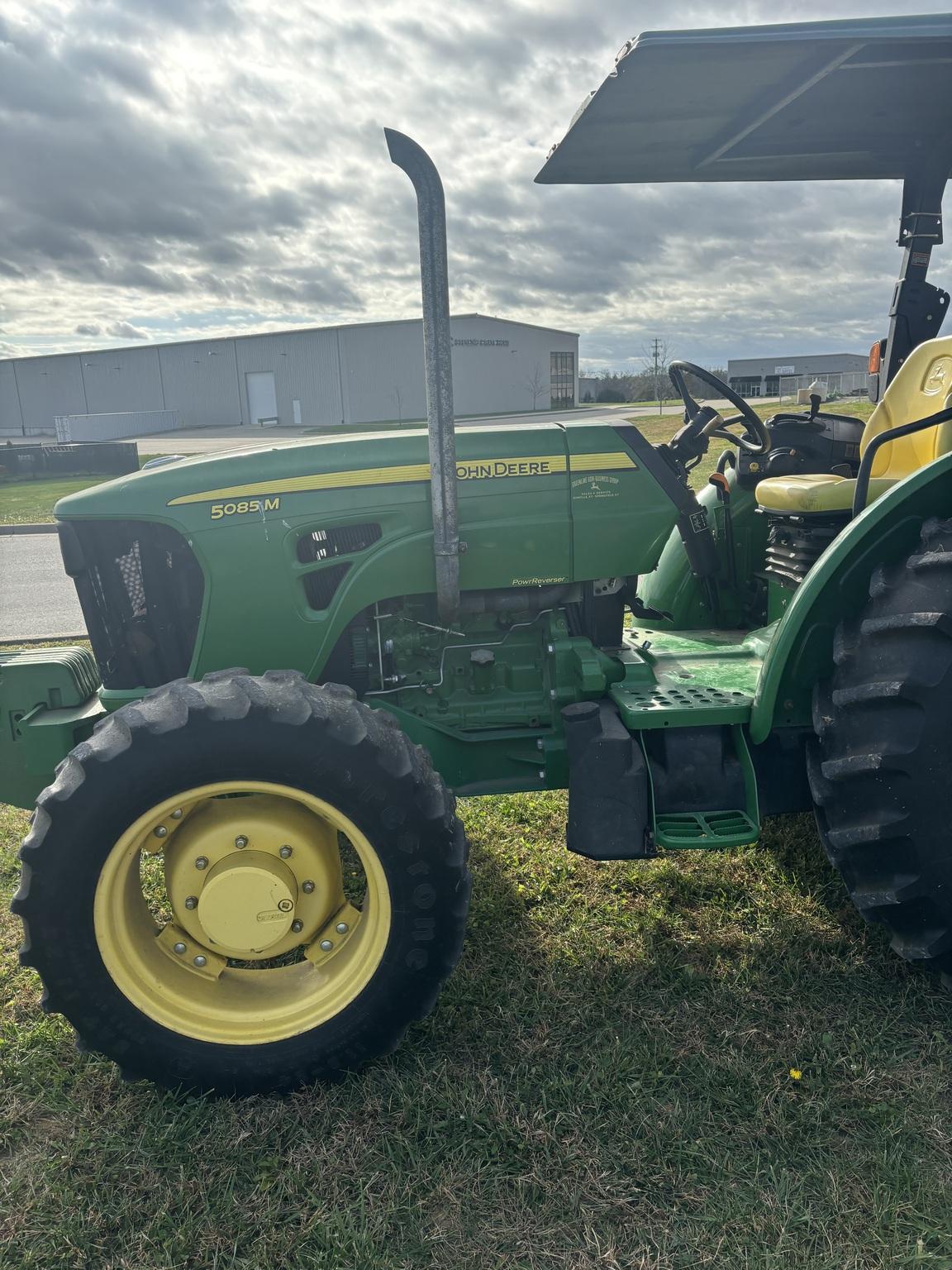 2011 John Deere 5085M