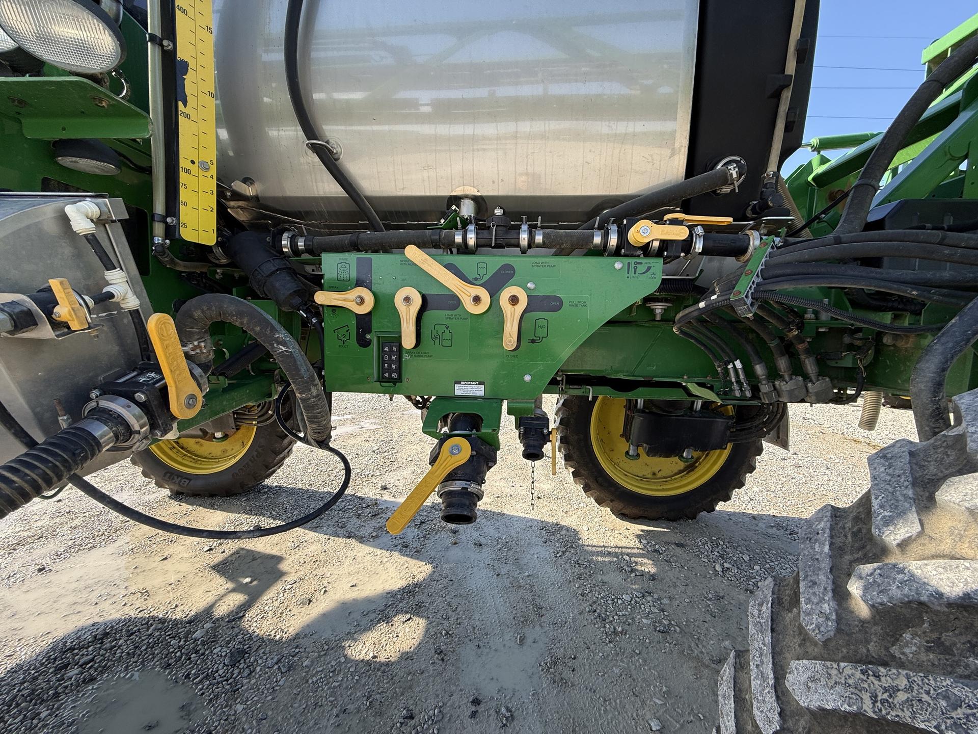 2015 John Deere R4030 Image