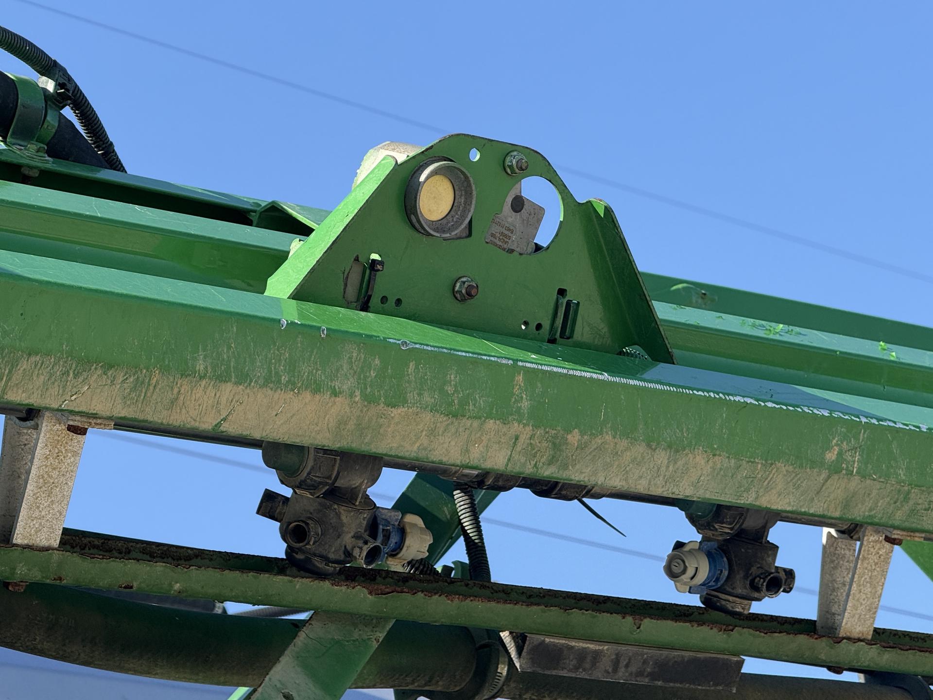 2015 John Deere R4030 Image