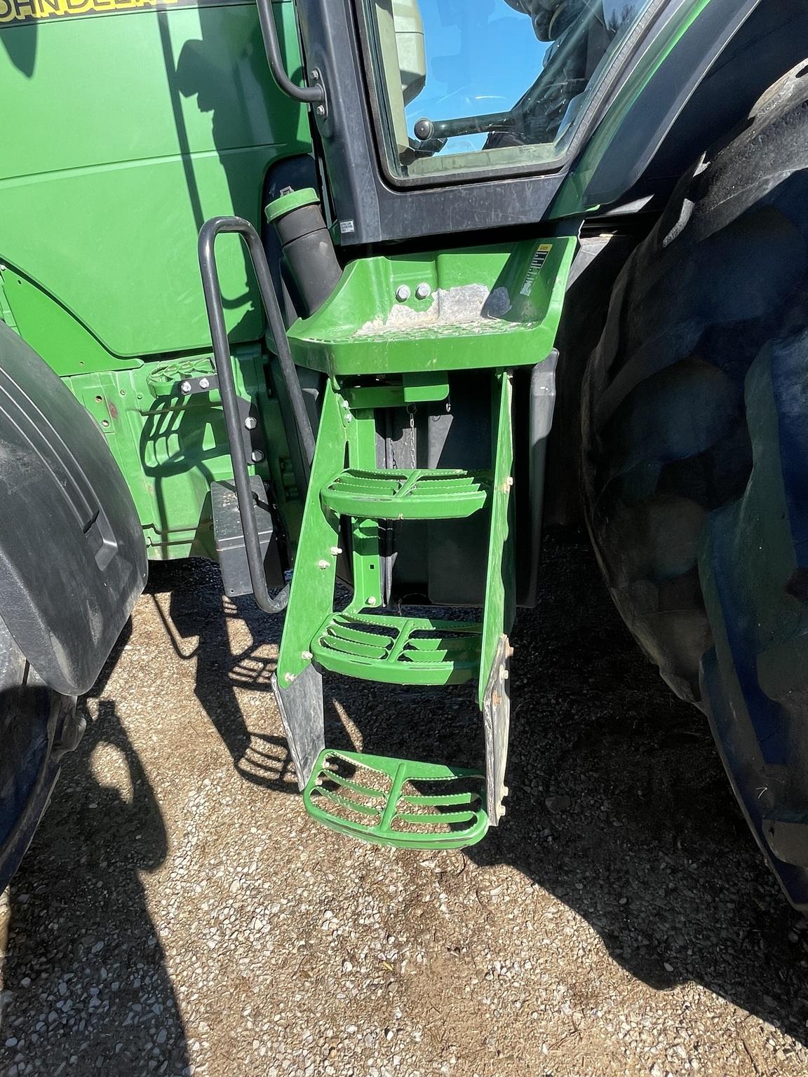 2014 John Deere 8335R Image