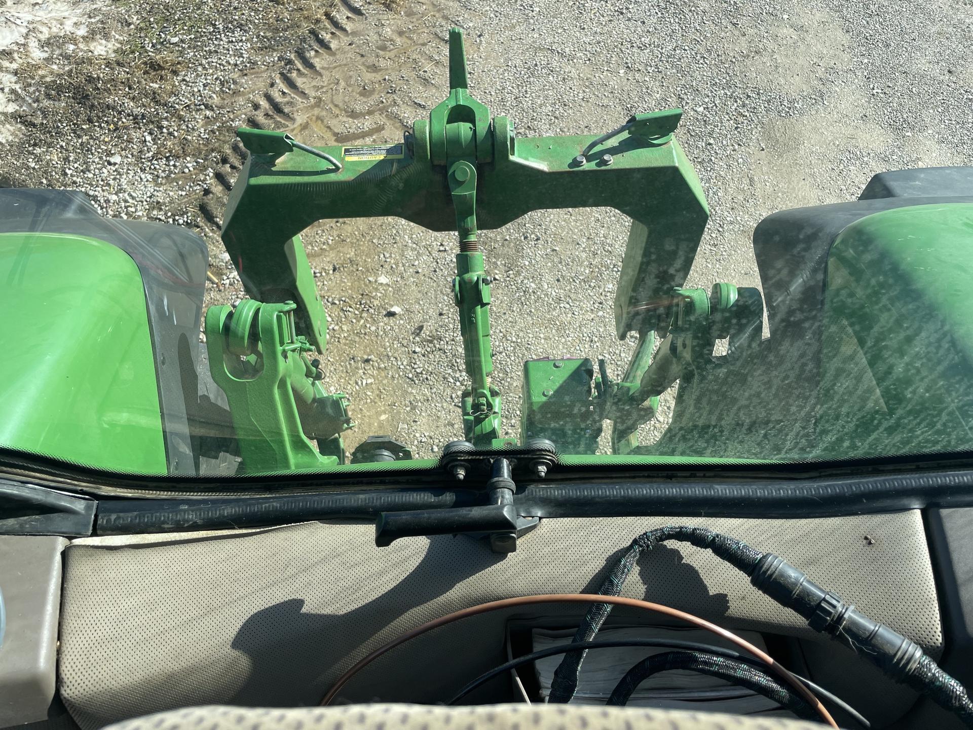 2014 John Deere 8335R Image