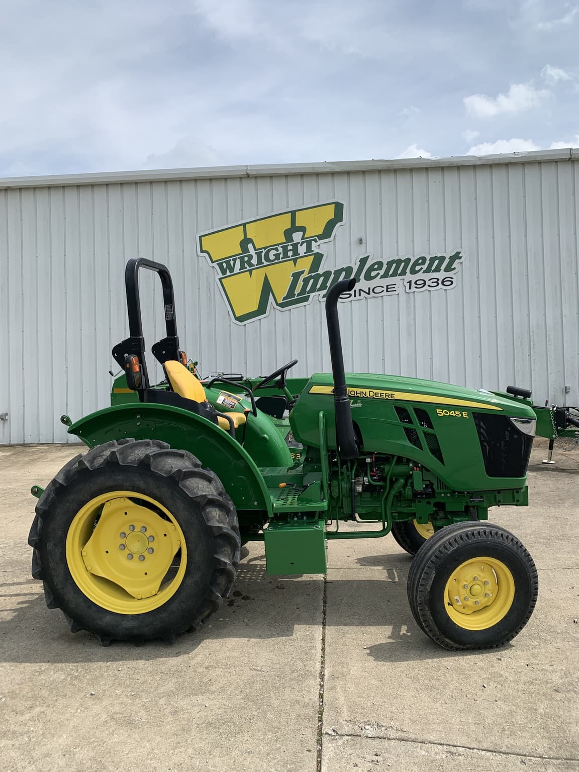 2022 John Deere 5045E Image