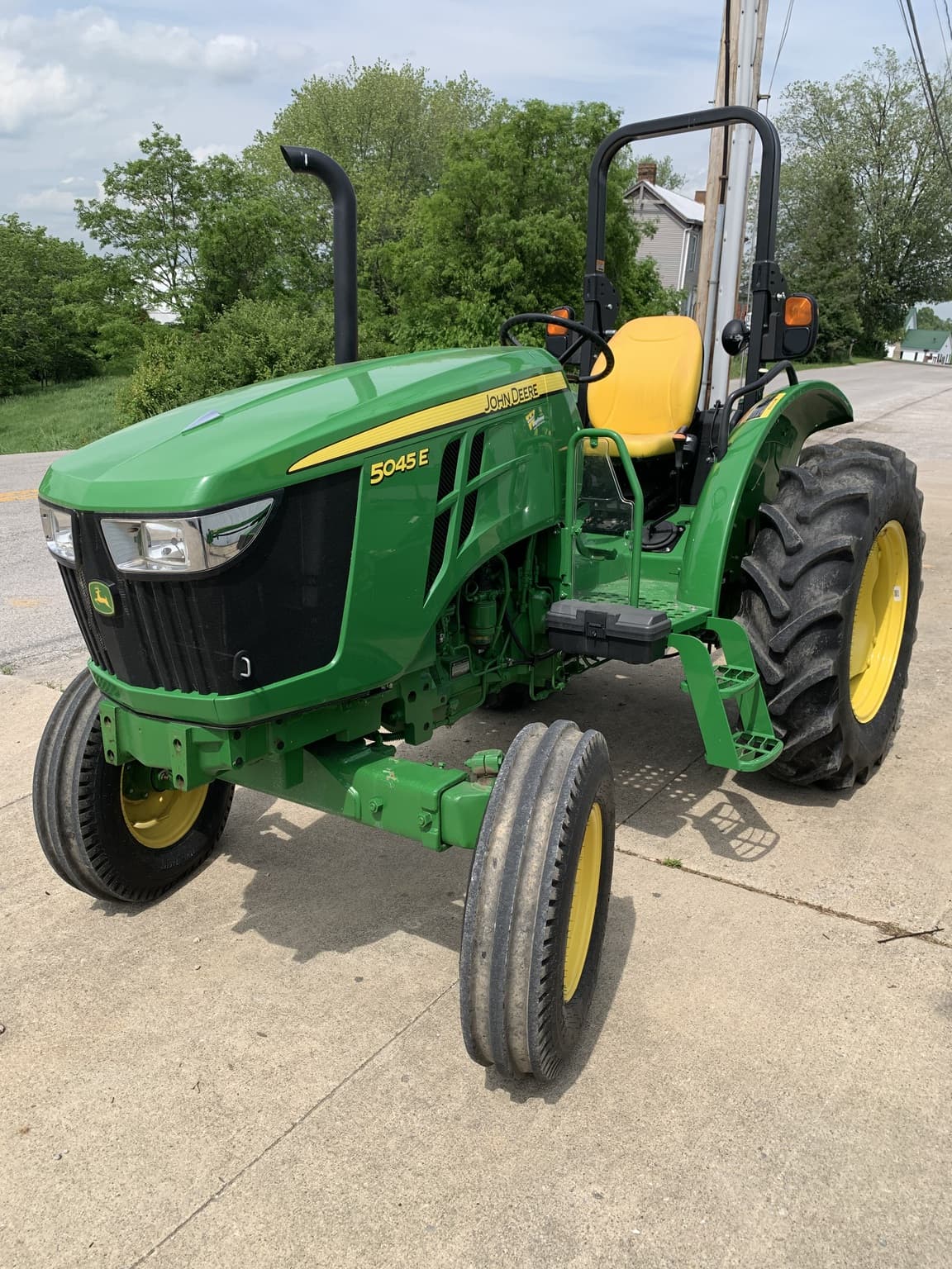 2022 John Deere 5045E Image