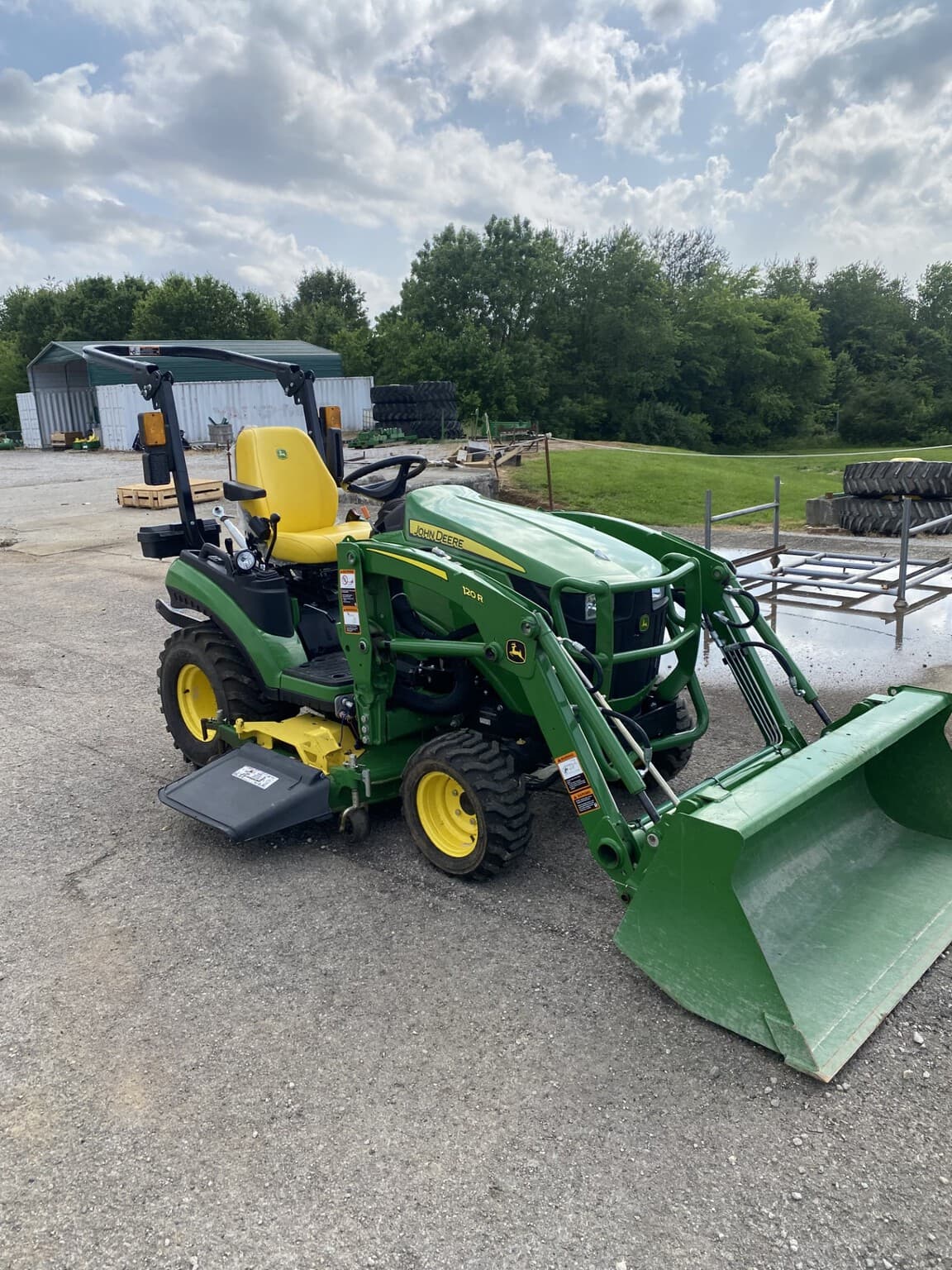 2022 John Deere 1025R Image