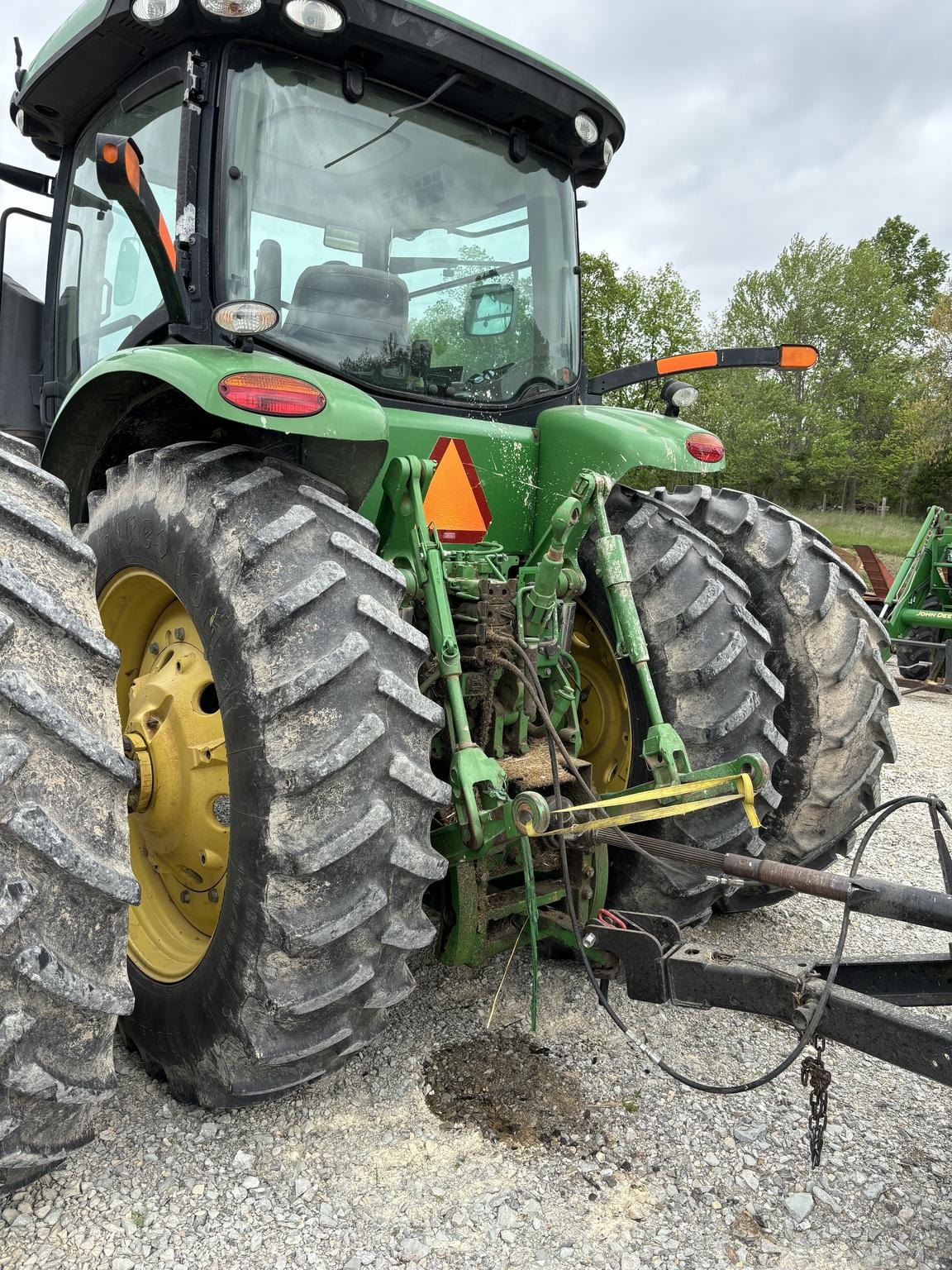 2011 John Deere 7200R