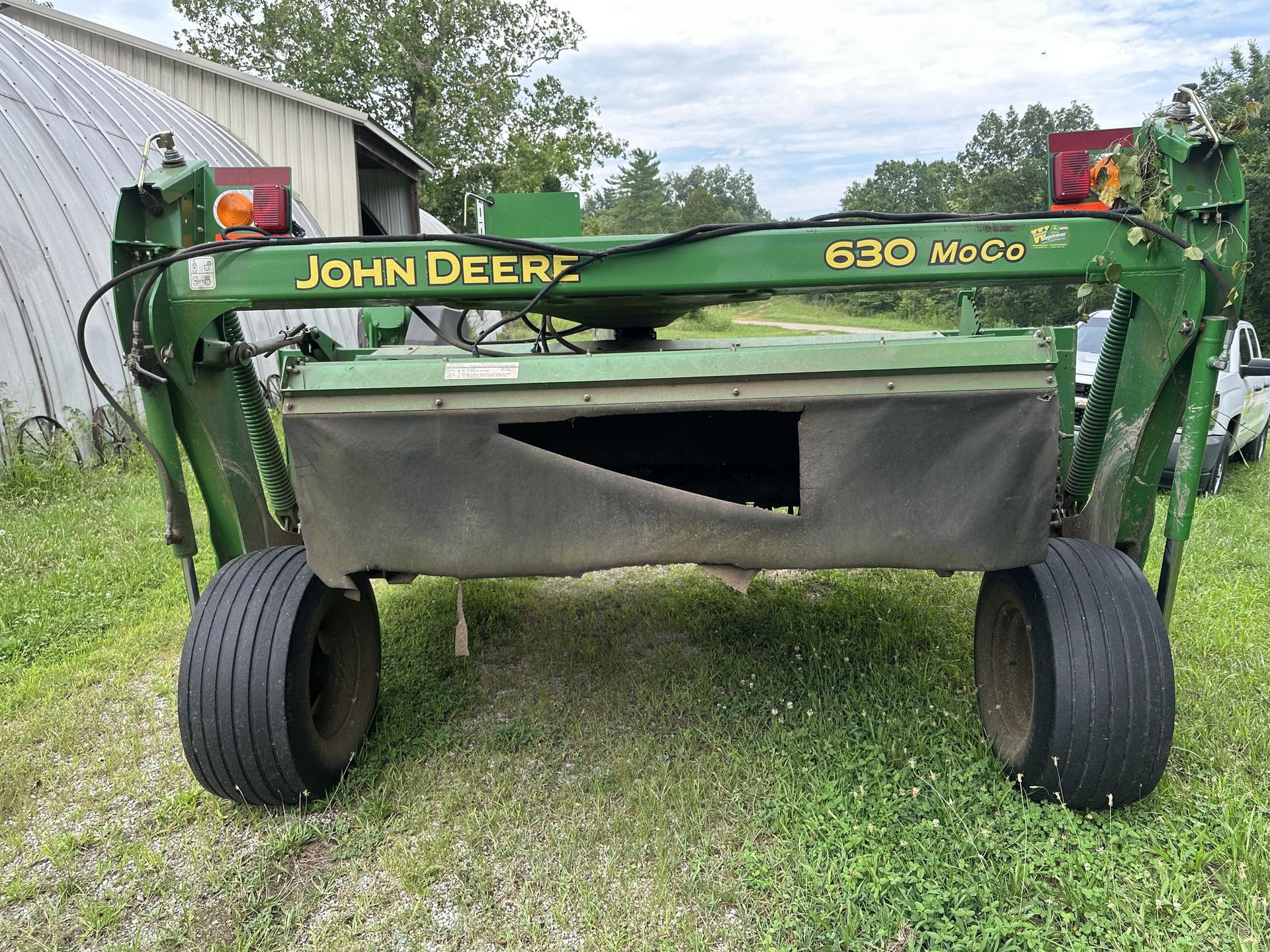 2012 John Deere 630