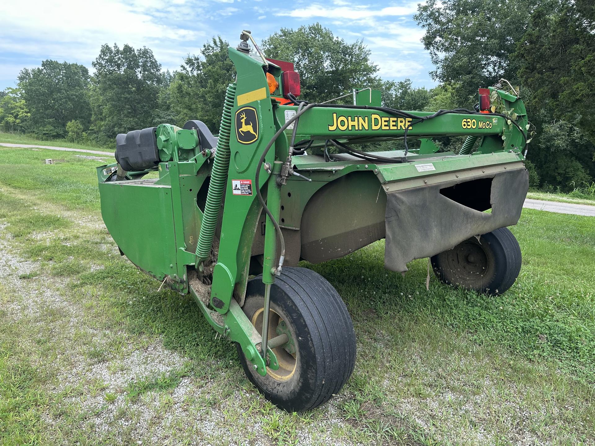 2012 John Deere 630