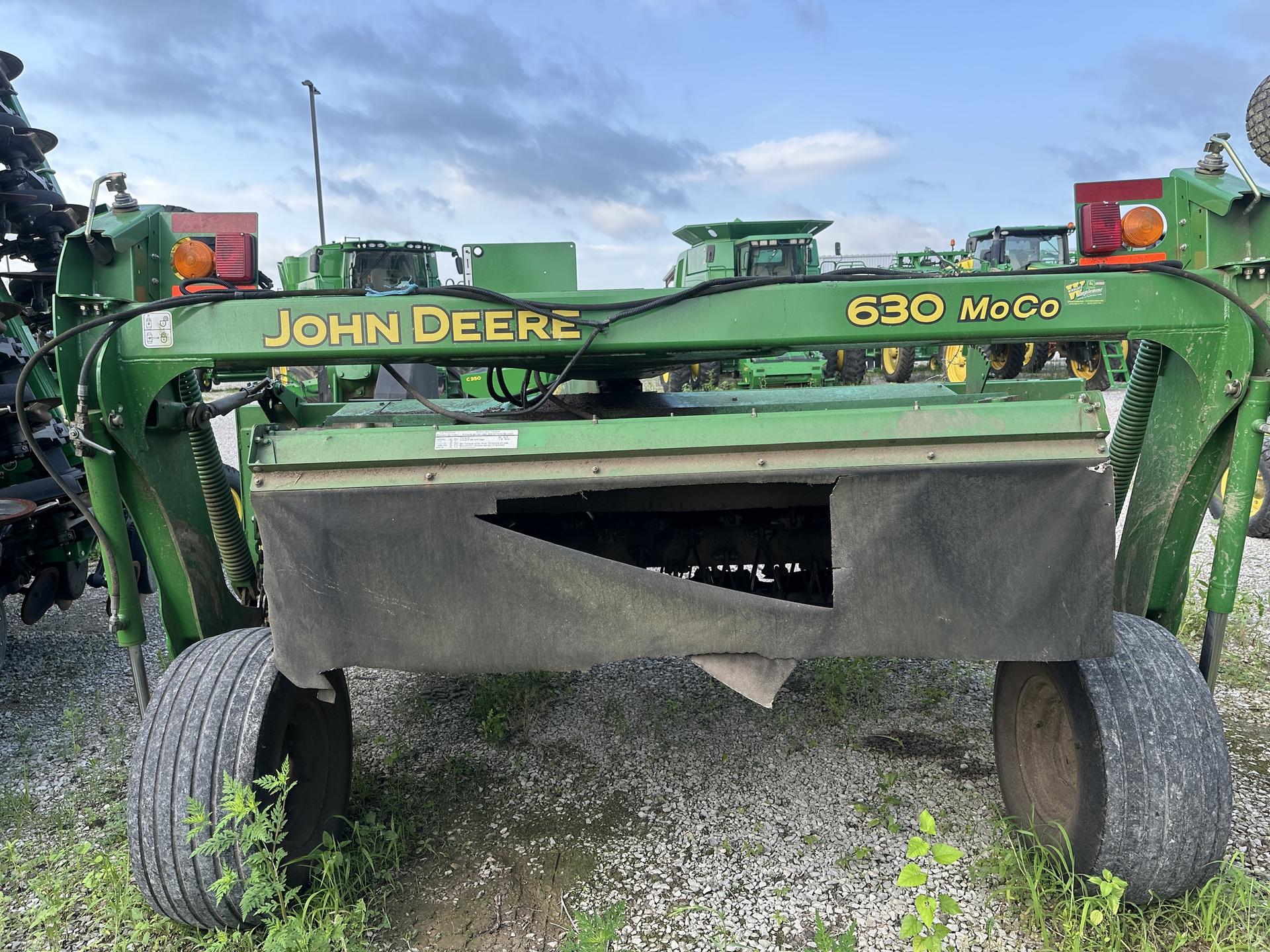 2012 John Deere 630