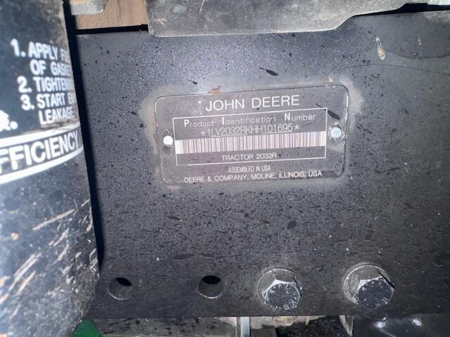 2017 John Deere 2032R Image