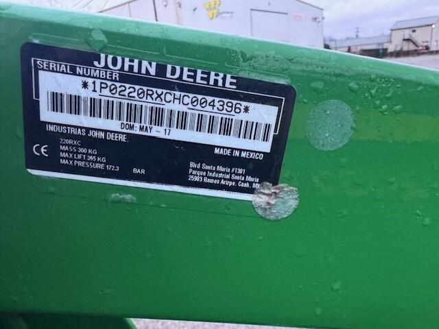 2017 John Deere 2032R Image