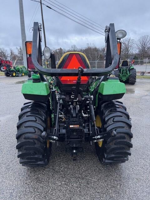 2017 John Deere 2032R Image