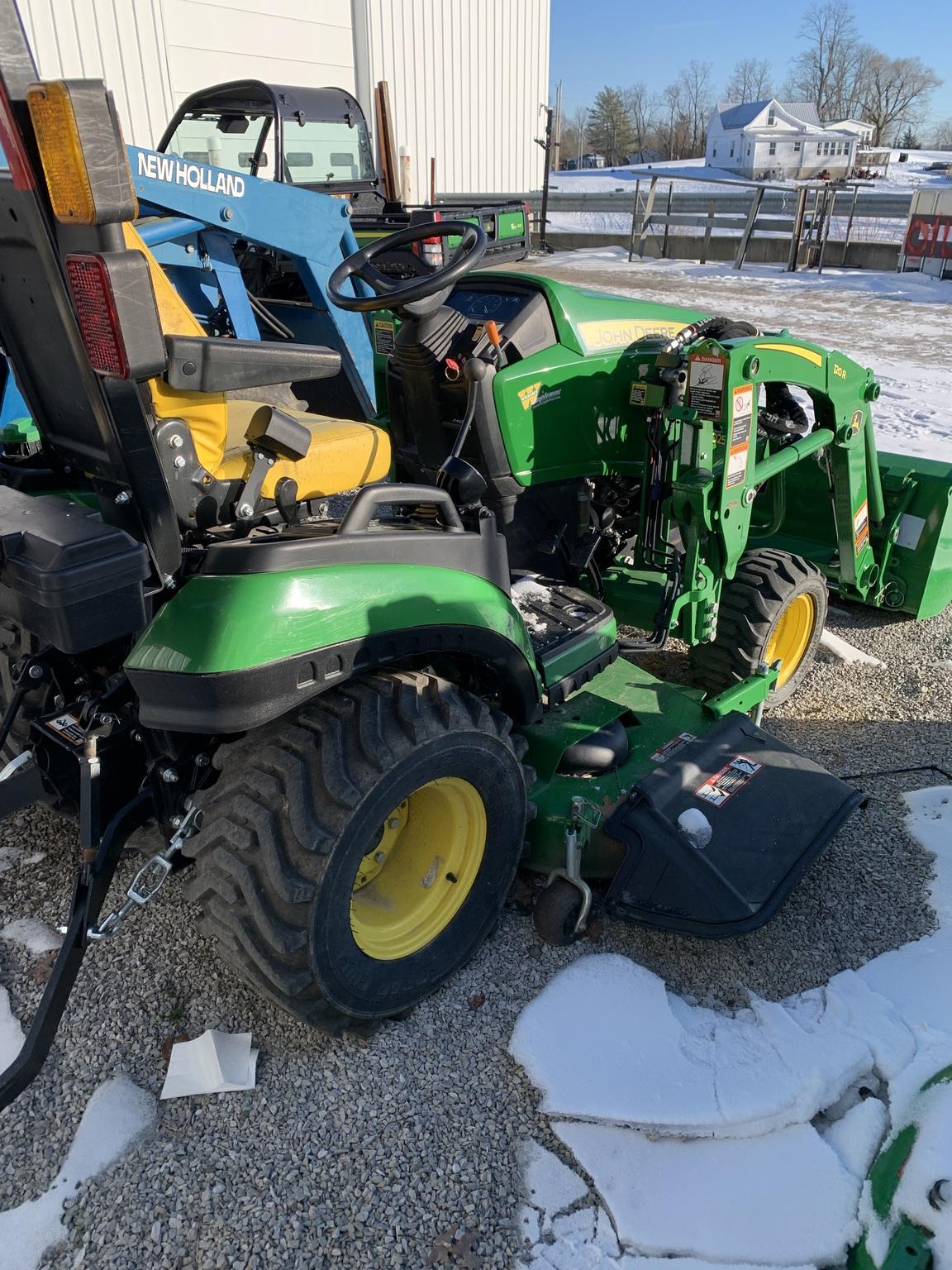 2023 John Deere 1025R Image