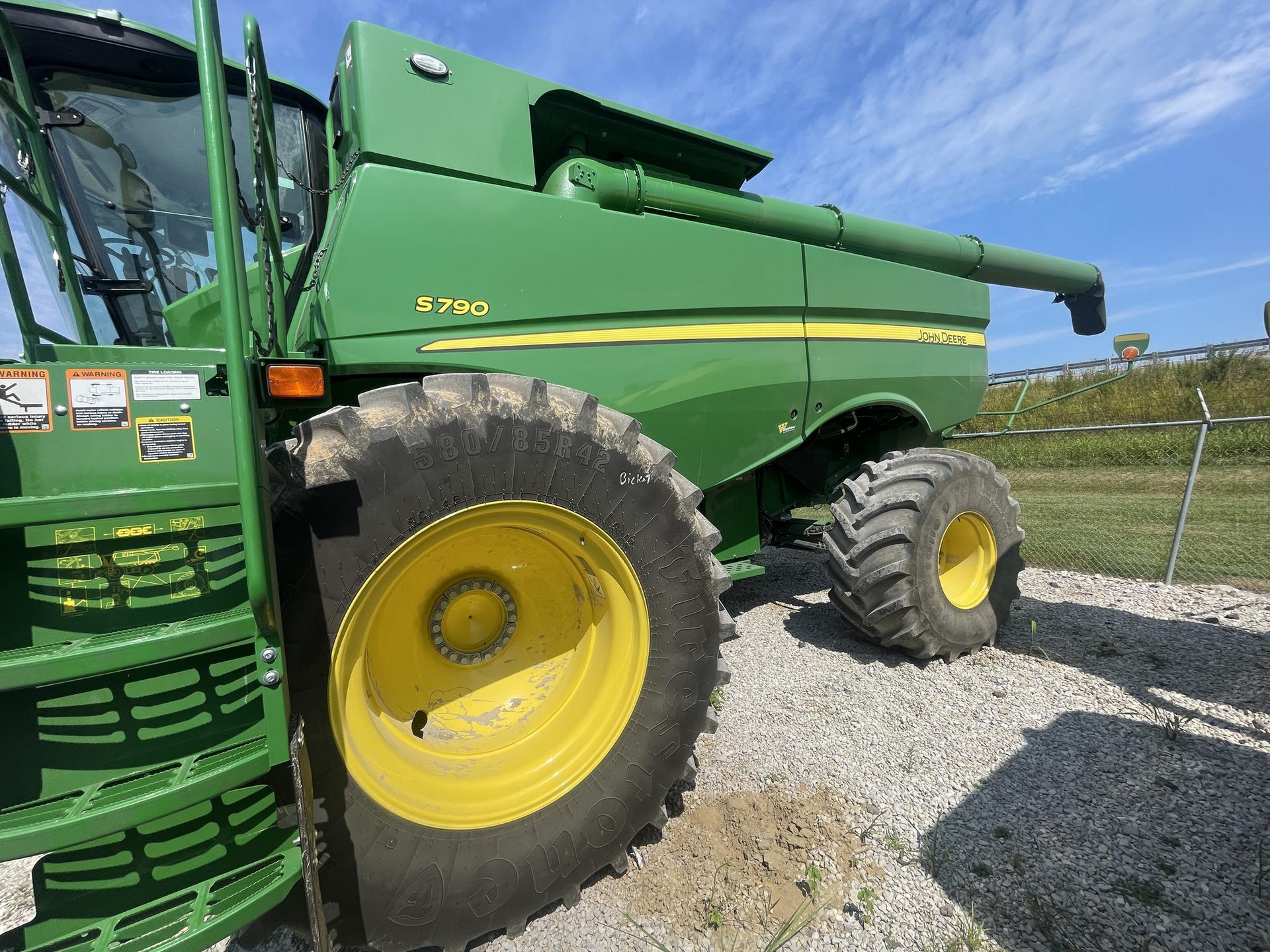 2023 John Deere S790