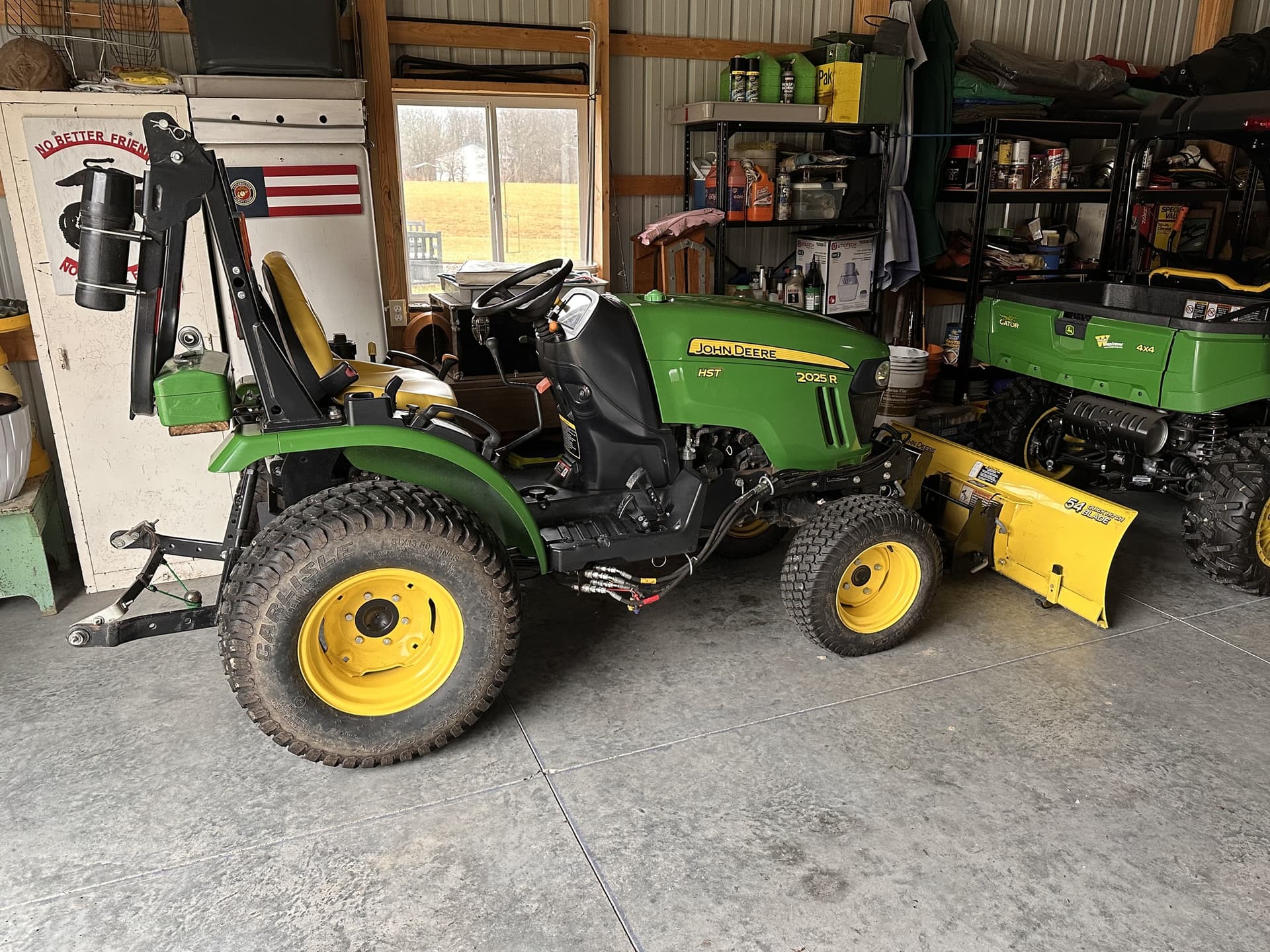 2015 John Deere 2025R Image