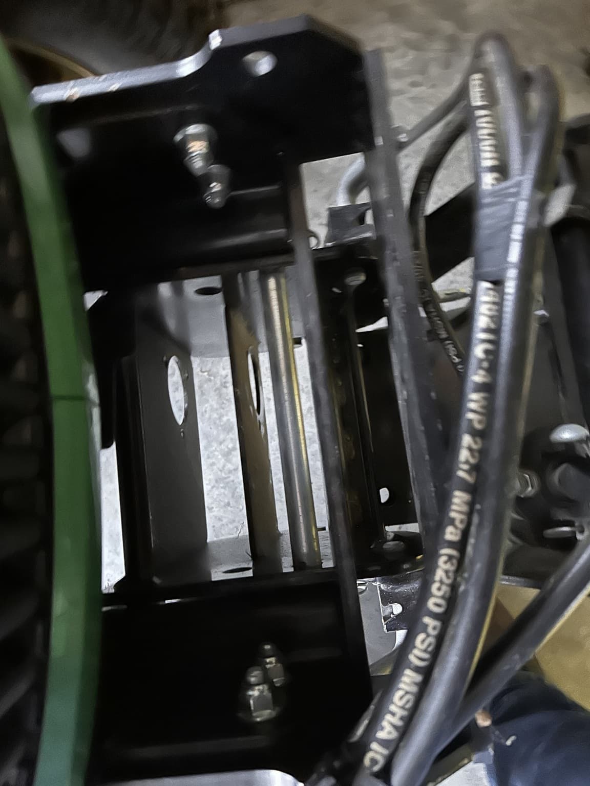 2015 John Deere 2025R Image