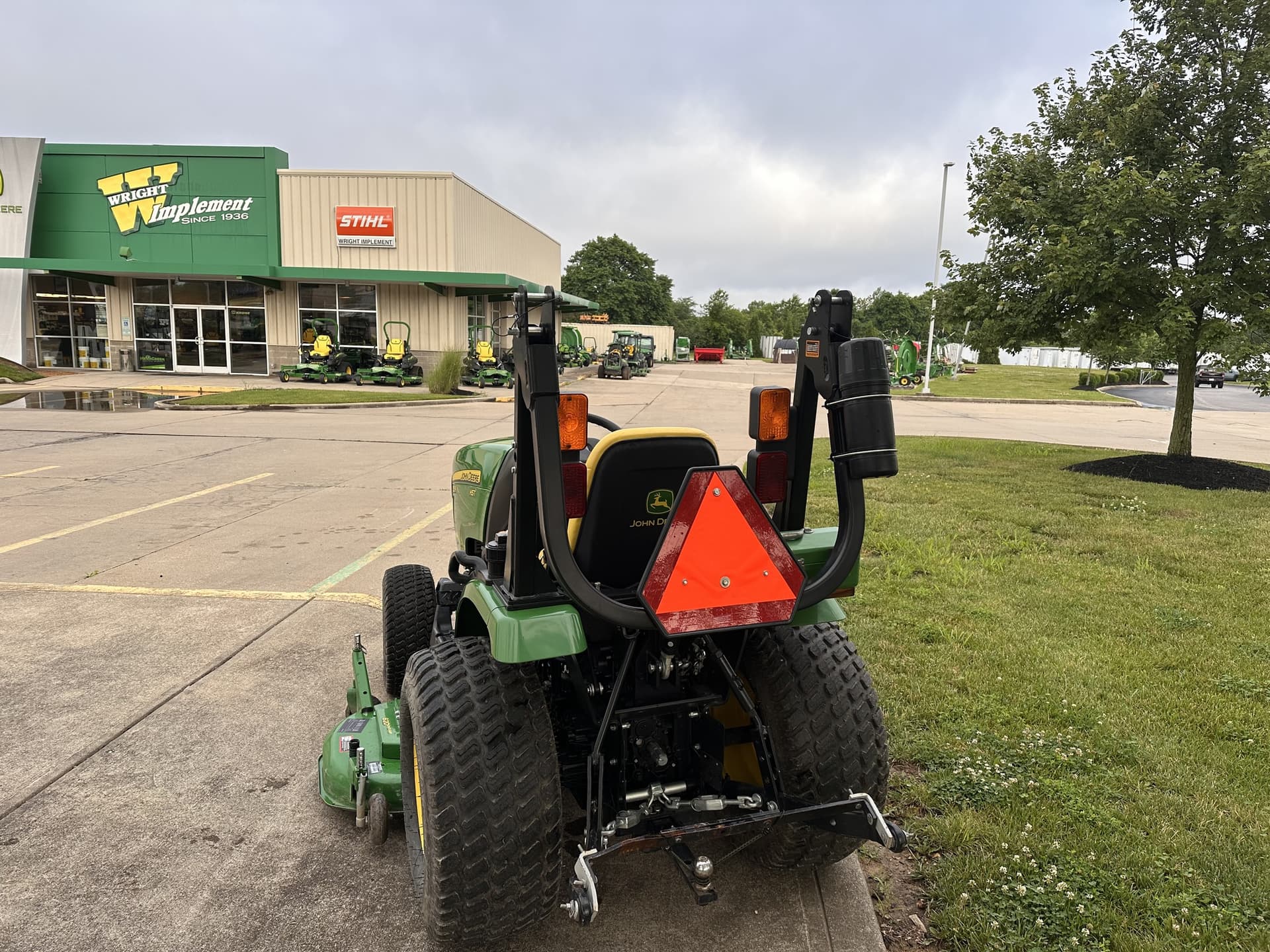 2015 John Deere 2025R Image
