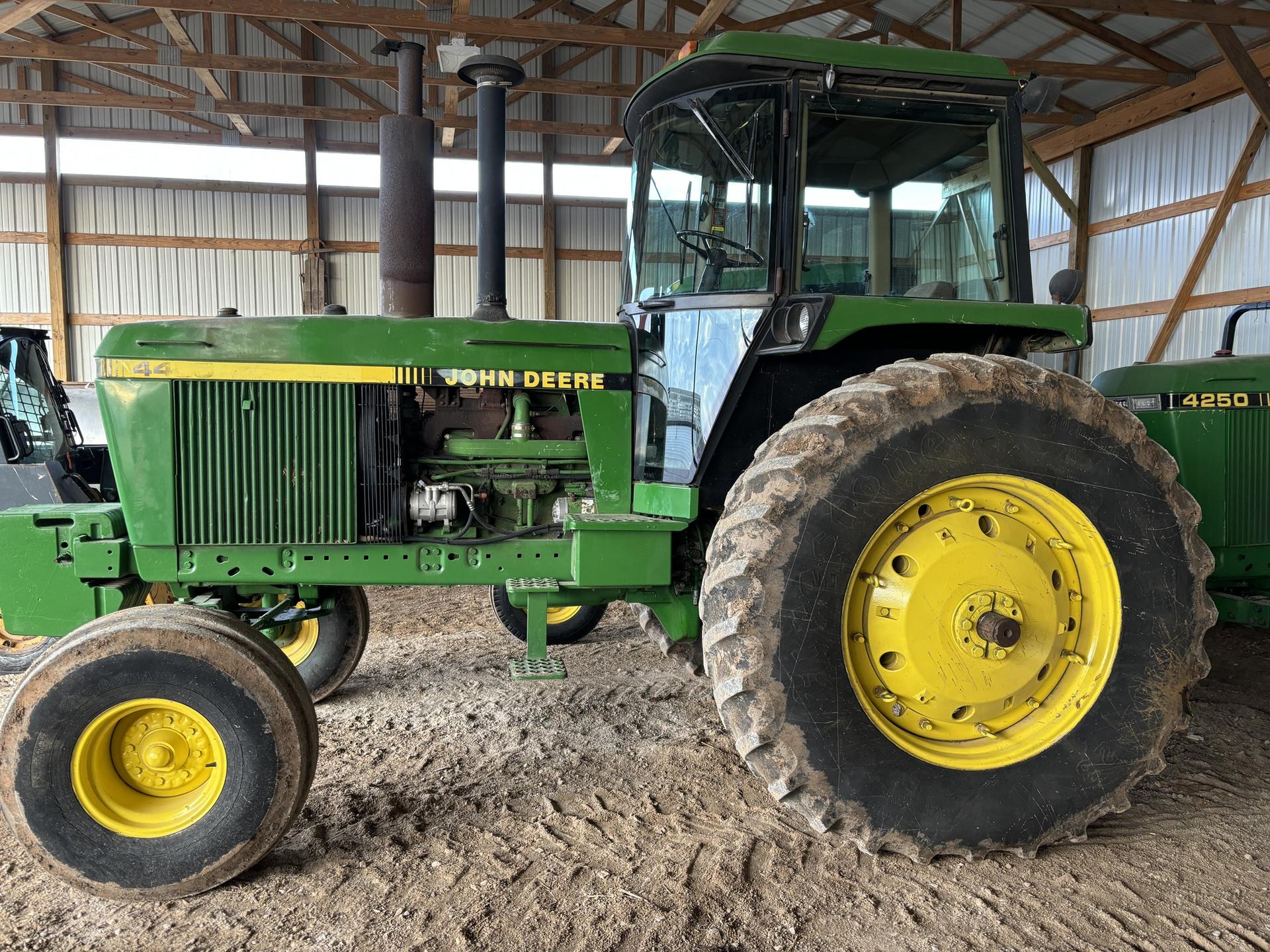 1990 John Deere 4455 Image