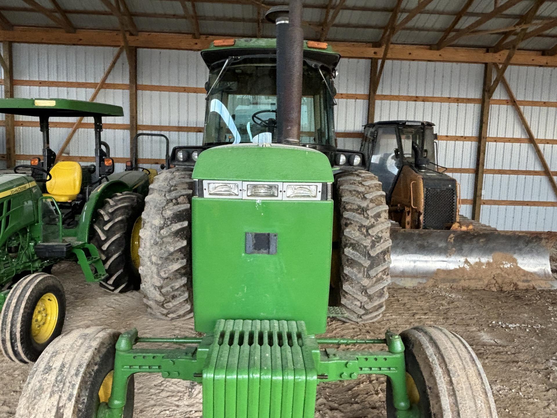 1990 John Deere 4455 Image