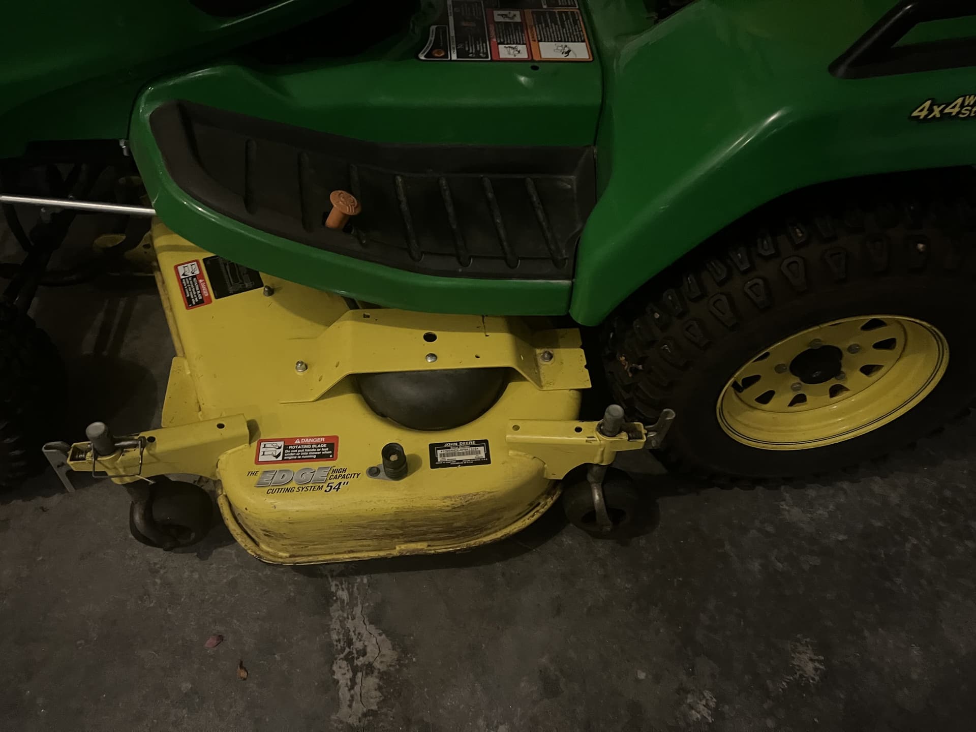 2016 John Deere X739