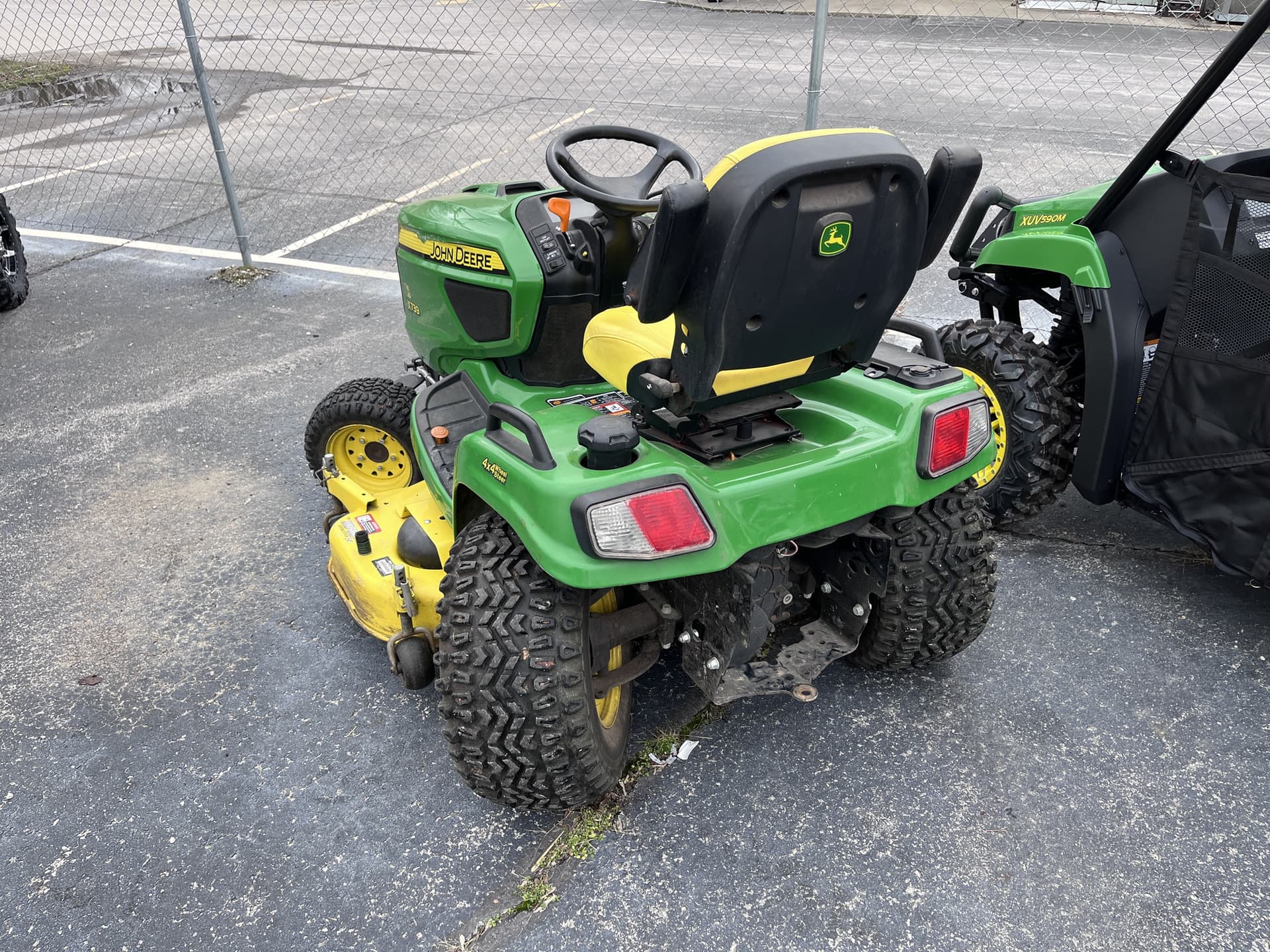 2016 John Deere X739