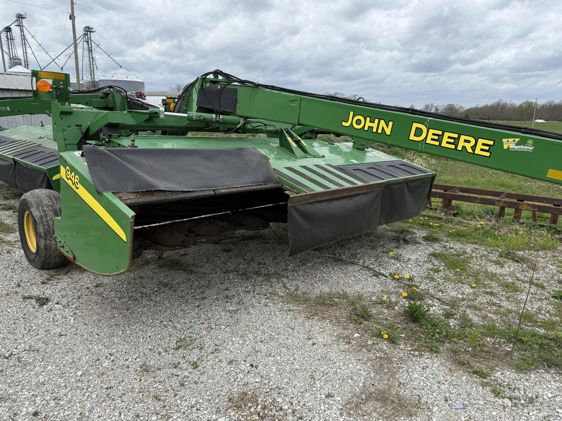 2018 John Deere 946 Image