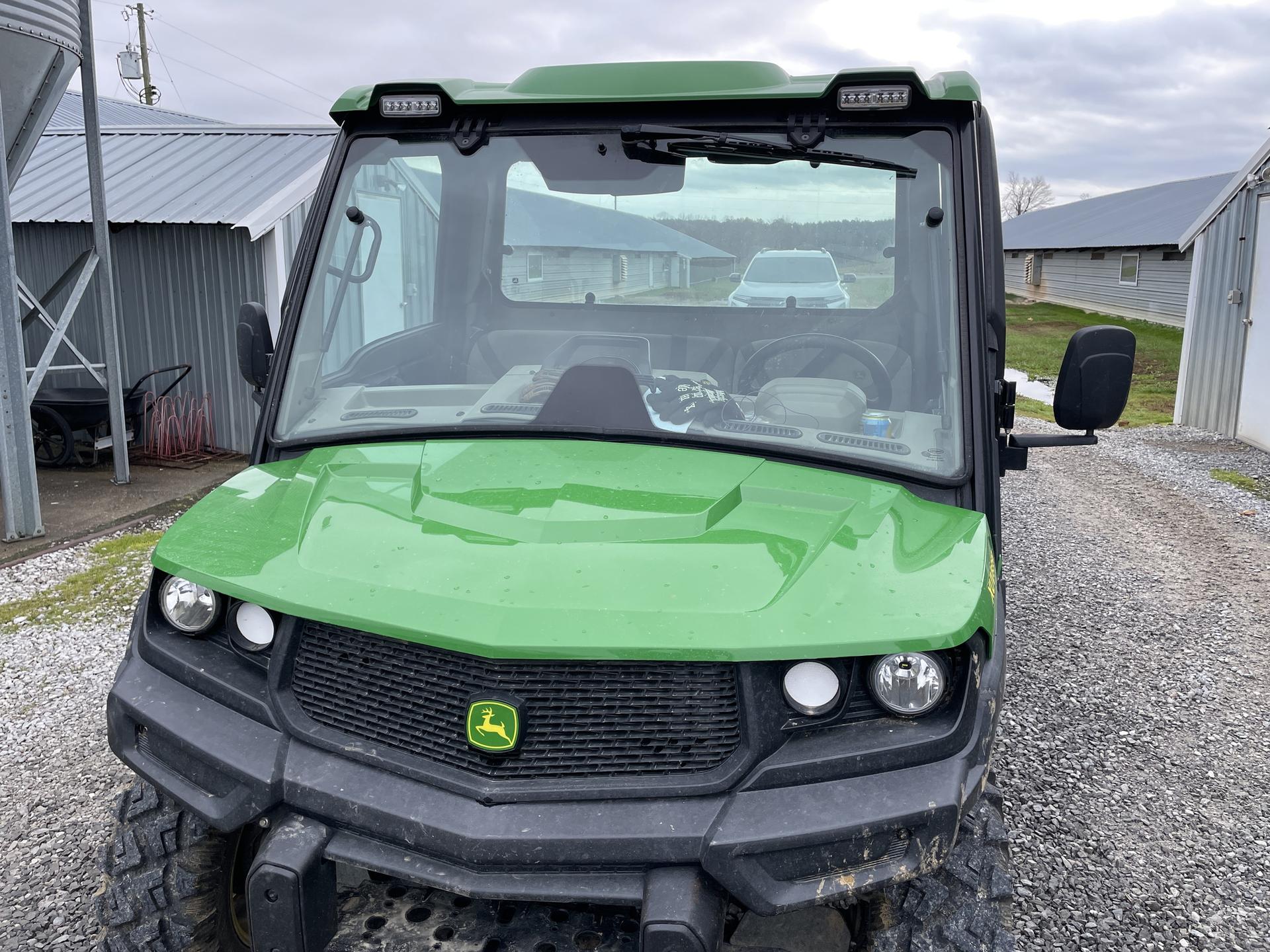 2023 John Deere XUV 835R Image