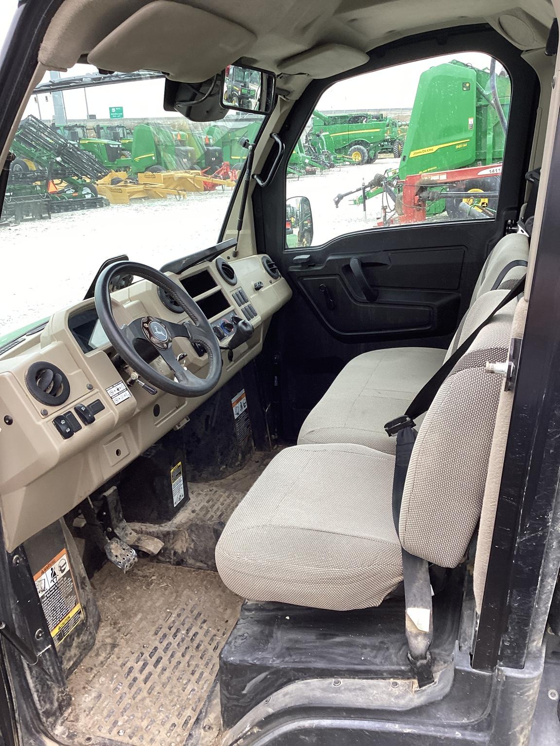 2023 John Deere XUV 835R Image