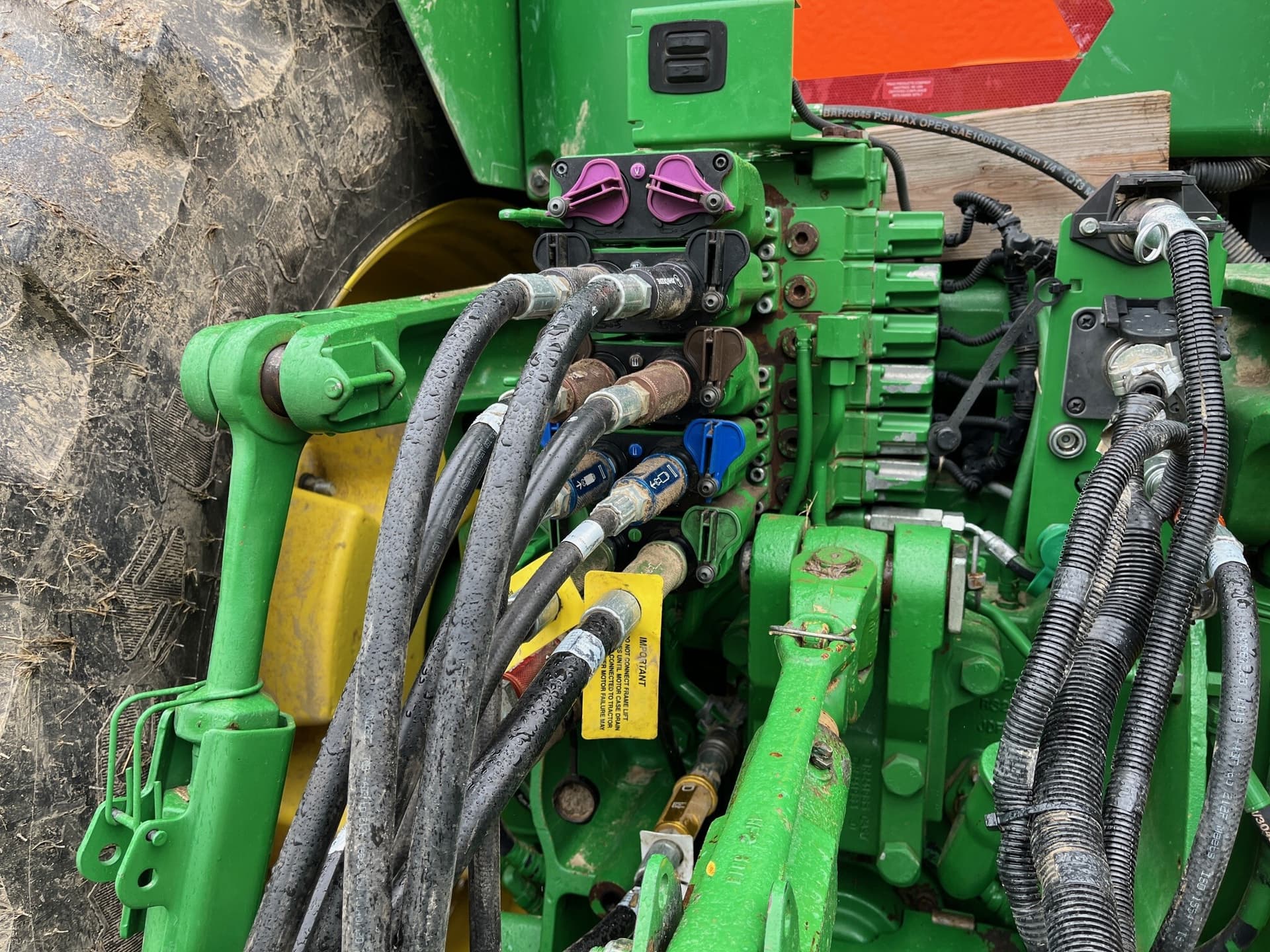 2013 John Deere 8360R Image