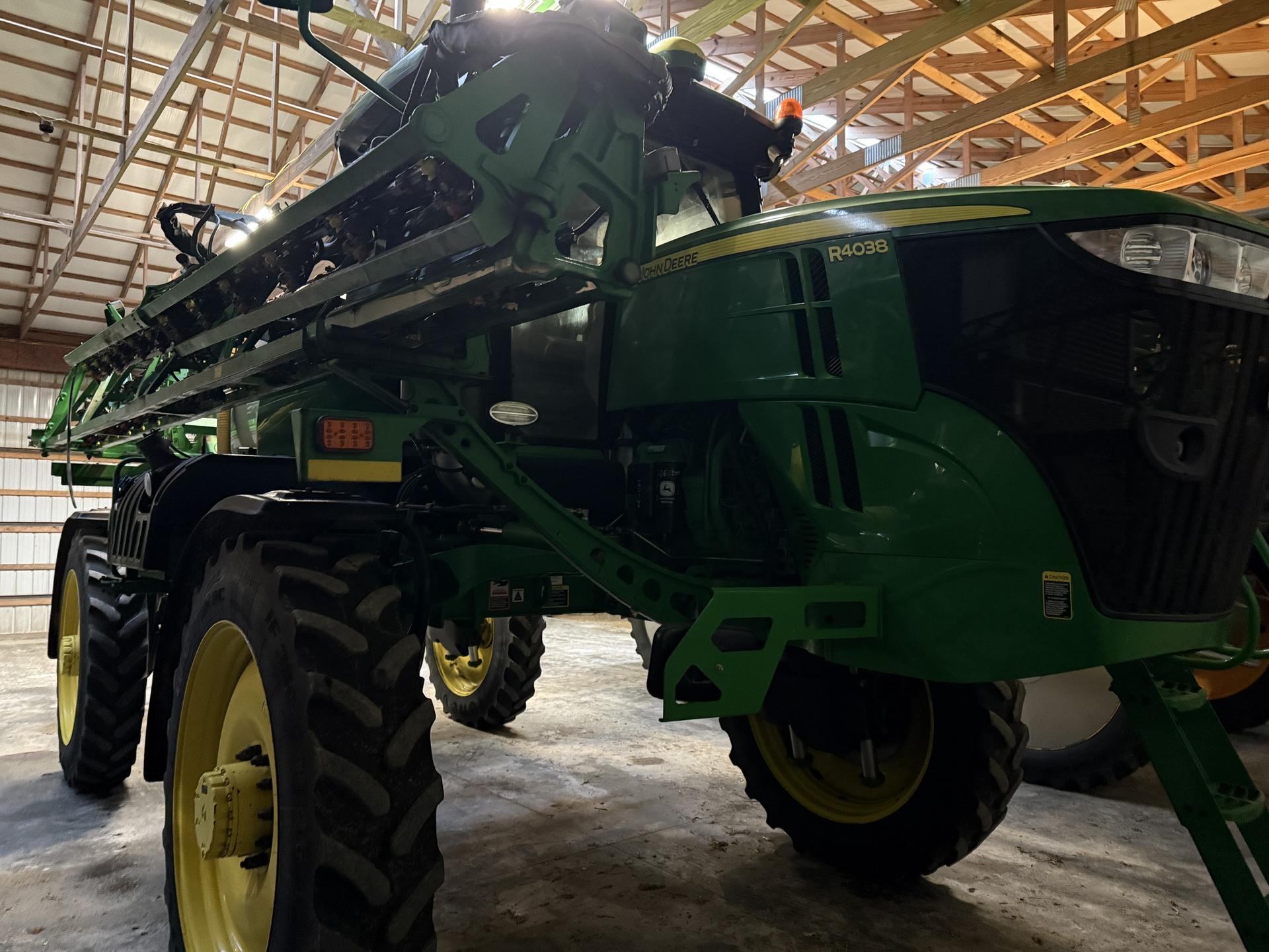 2020 John Deere R4038 Image