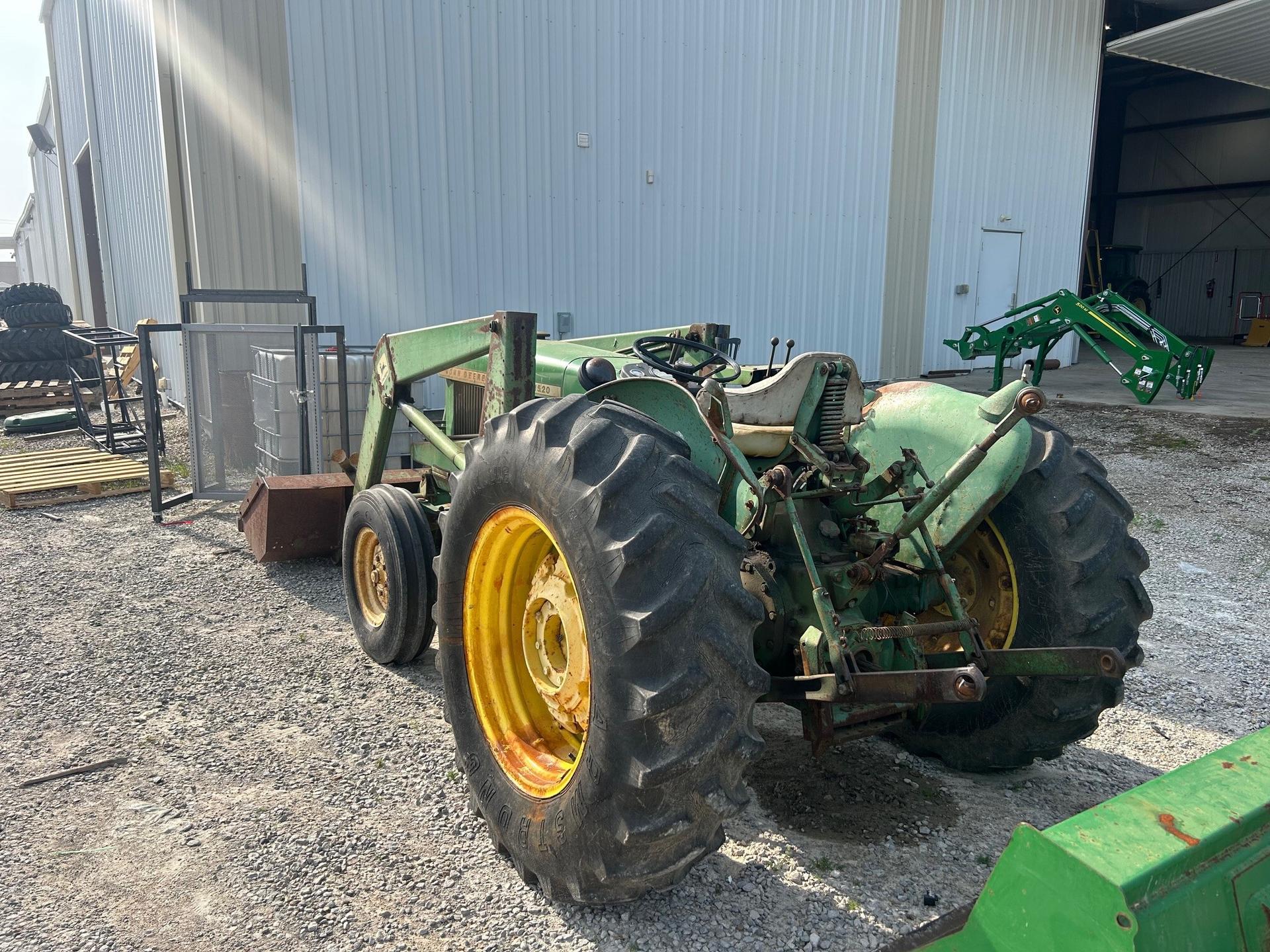 1972 John Deere 1520 Image
