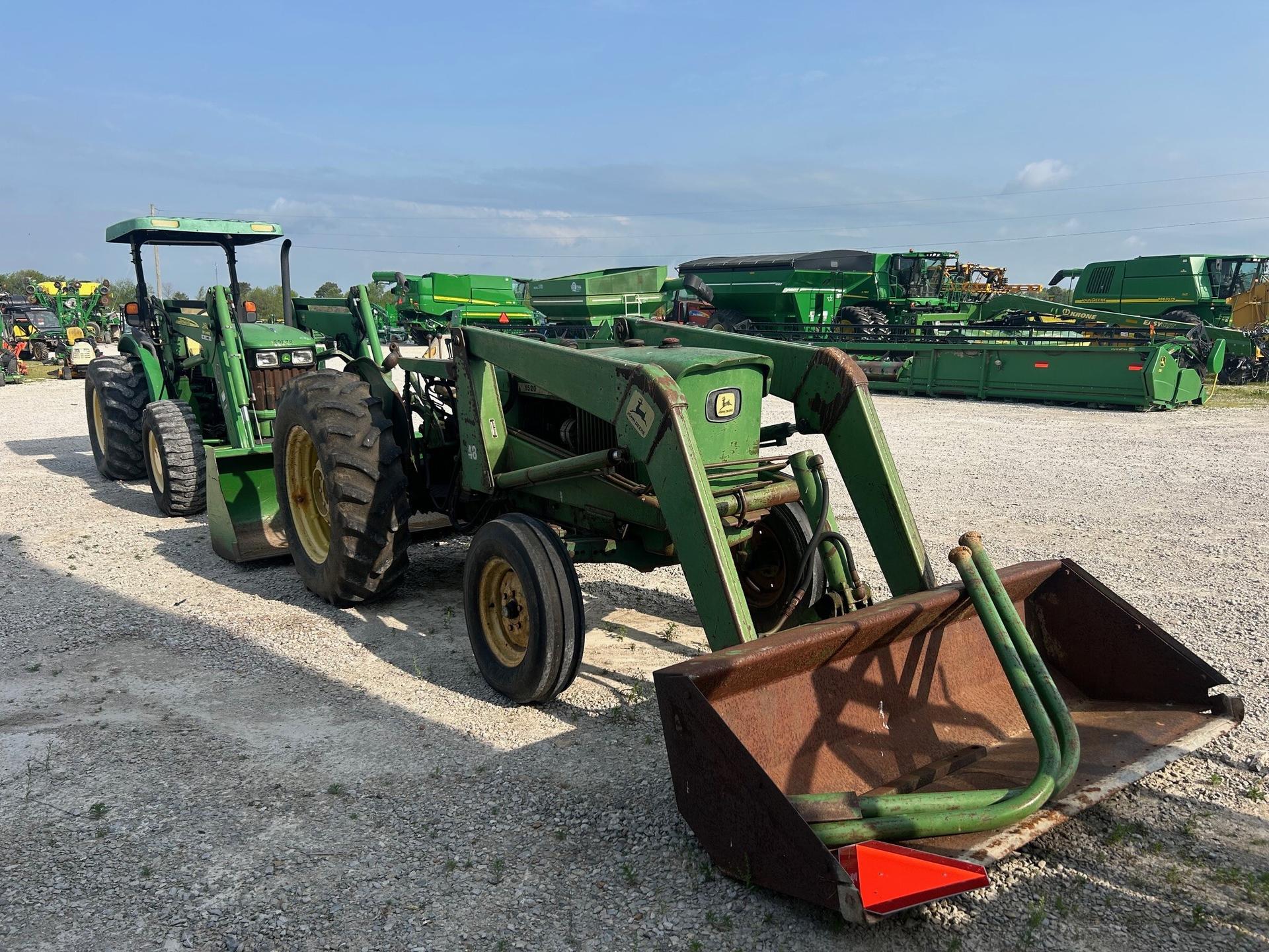 1972 John Deere 1520 Image