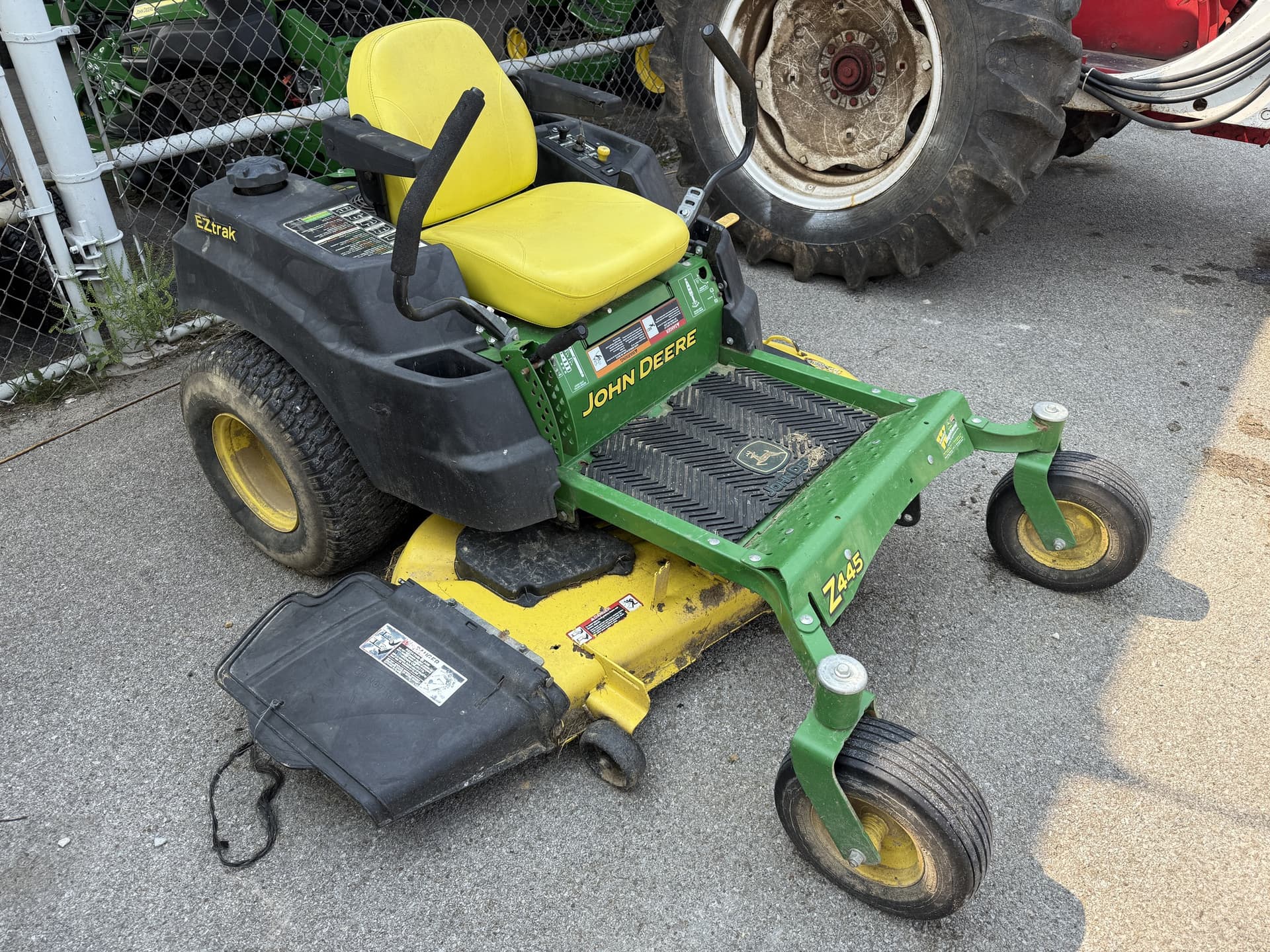 2015 John Deere Z445 Image